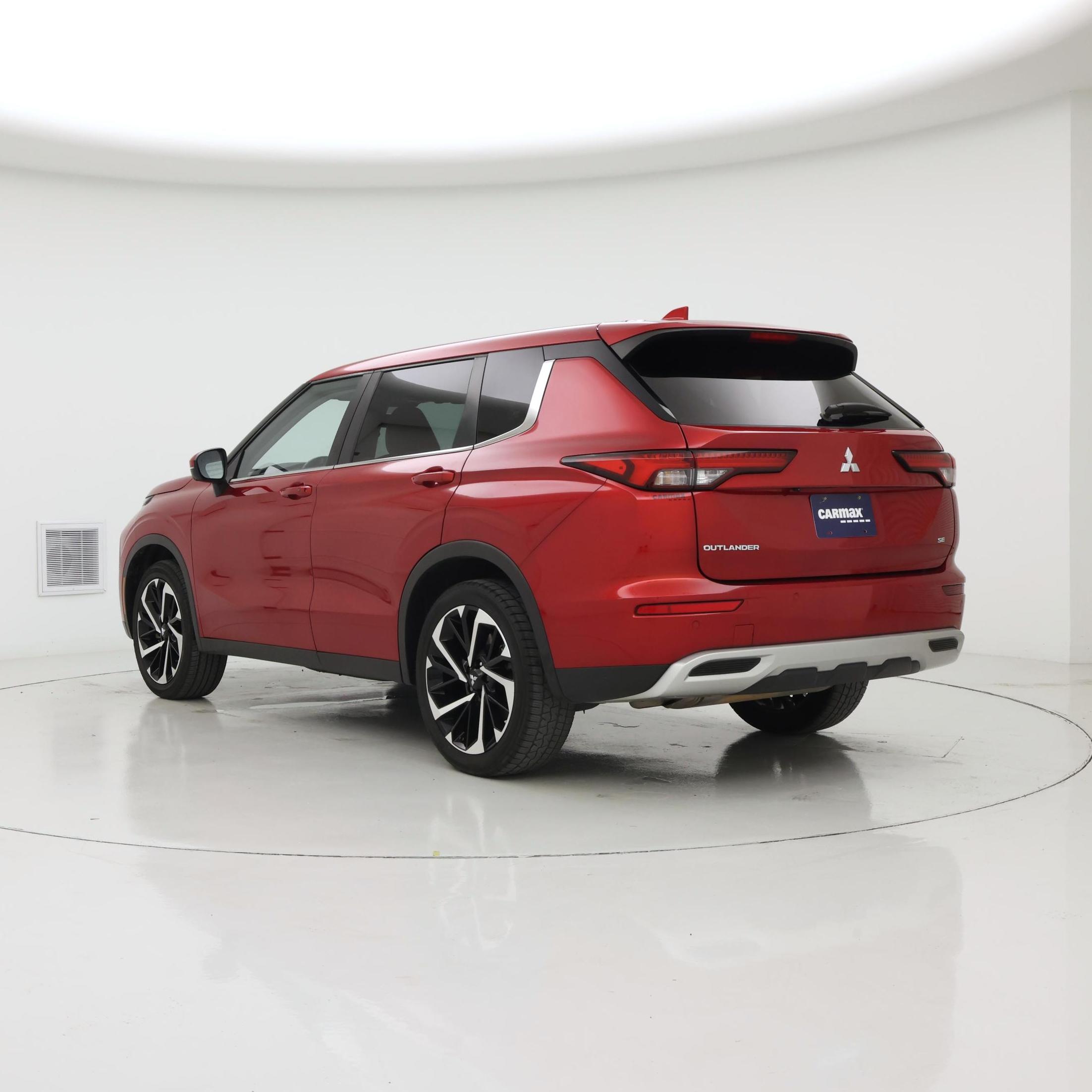 Thumbnail: 2022 Mitsubishi Outlander - 2