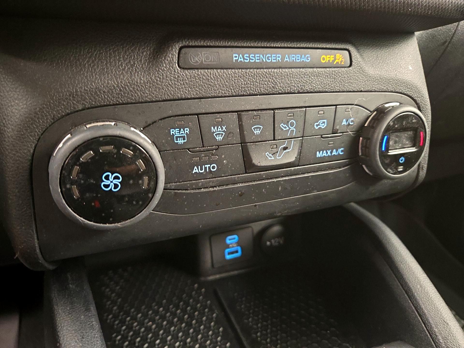 Thumbnail: 2021 Ford Bronco Sport - 16