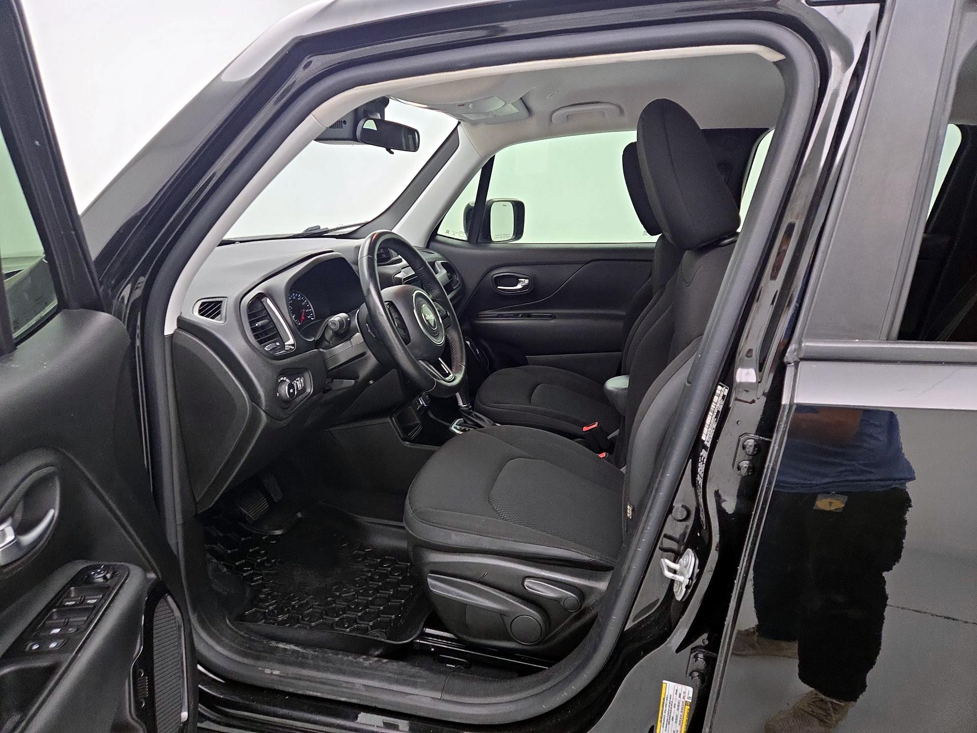 Thumbnail: 2020 Jeep Renegade - 11