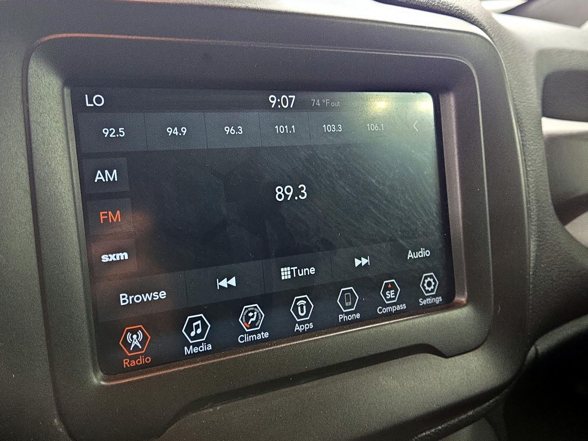 Thumbnail: 2020 Jeep Renegade - 15