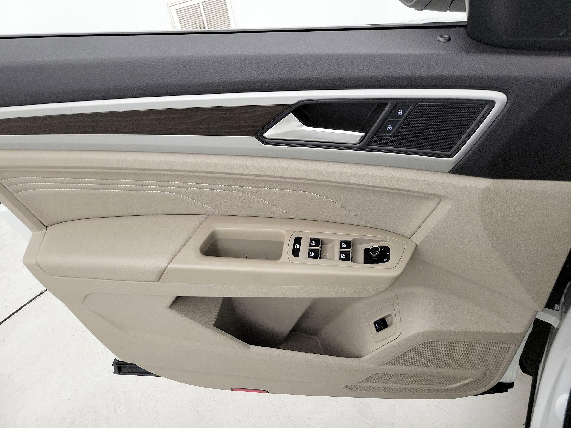 Thumbnail: 2021 Volkswagen Atlas - 12