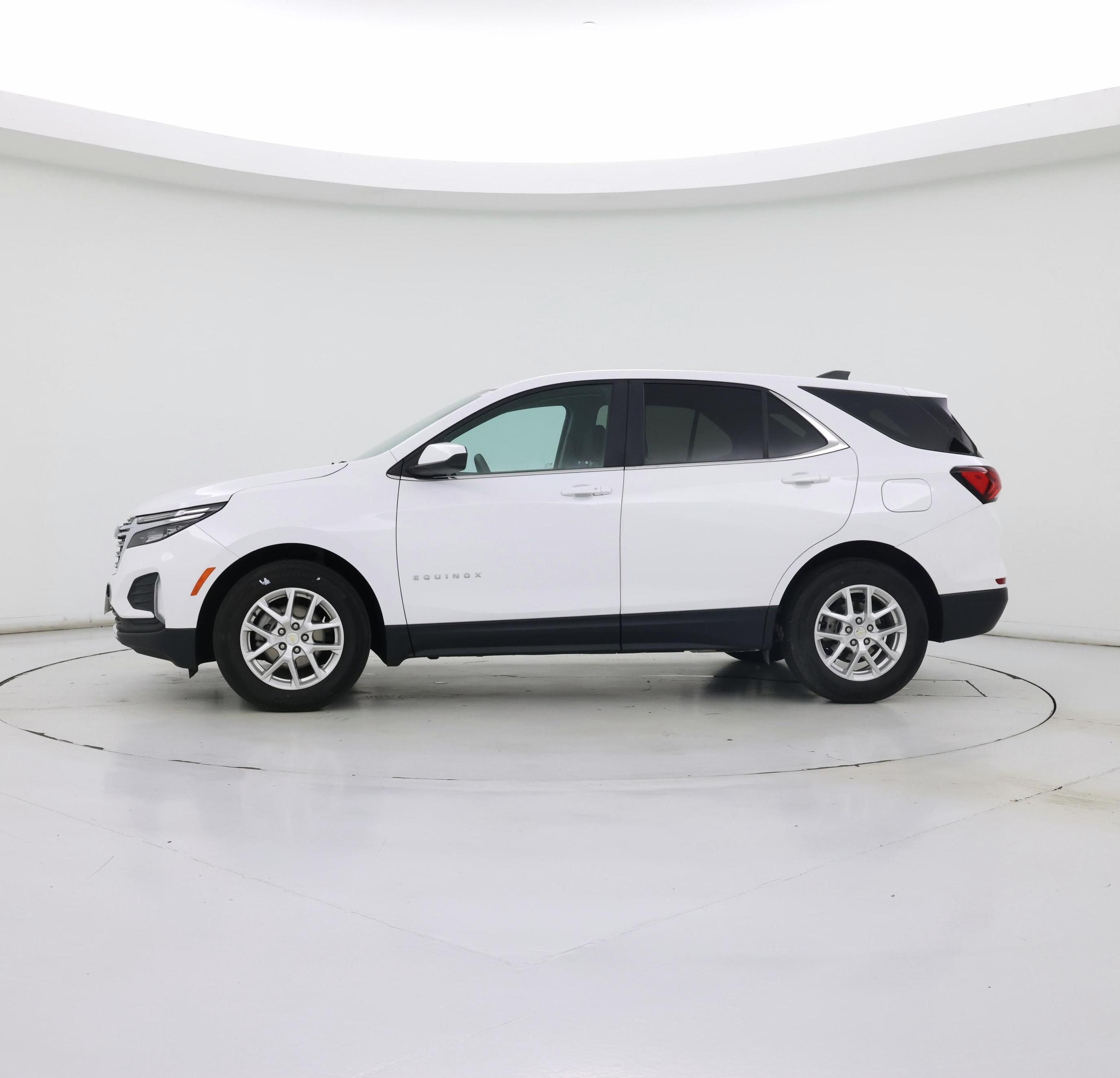 Thumbnail: 2022 Chevrolet Equinox - 3