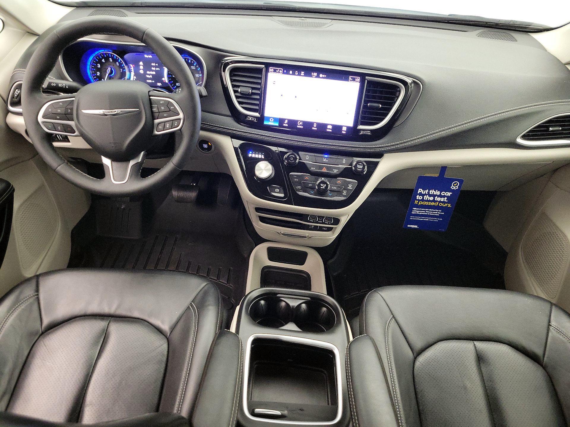 Thumbnail: 2022 Chrysler Pacifica - 9