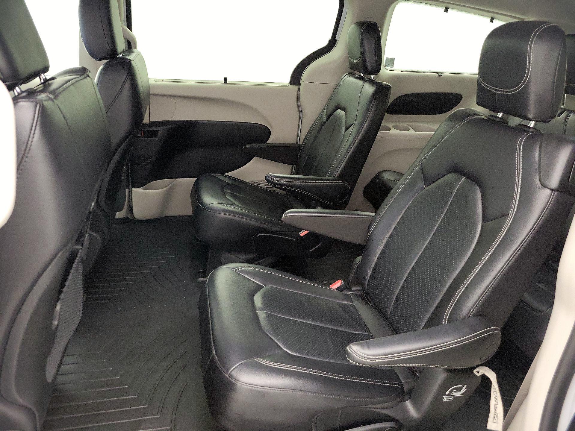 Thumbnail: 2022 Chrysler Pacifica - 19