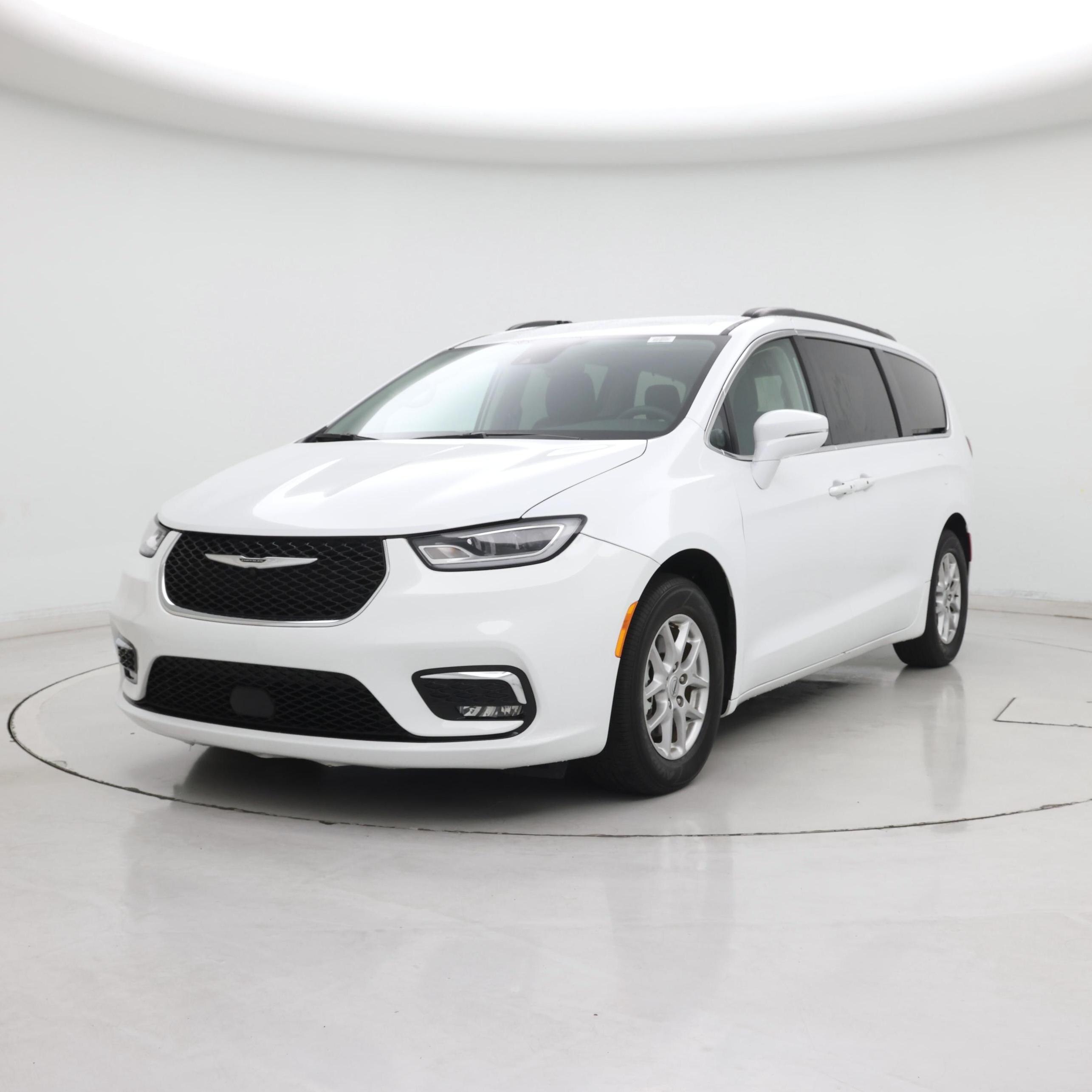 Thumbnail: 2022 Chrysler Pacifica - 4