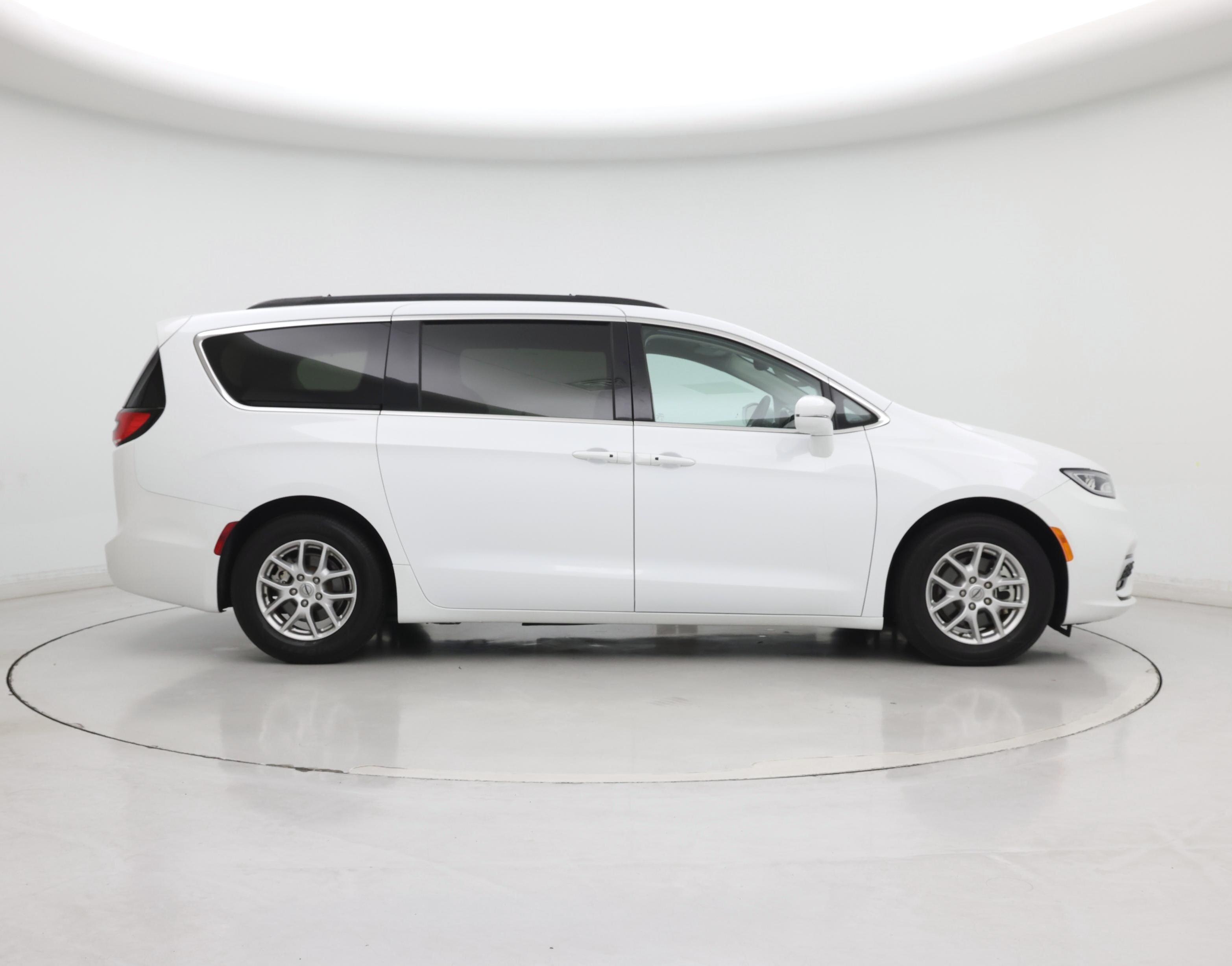 Thumbnail: 2022 Chrysler Pacifica - 7