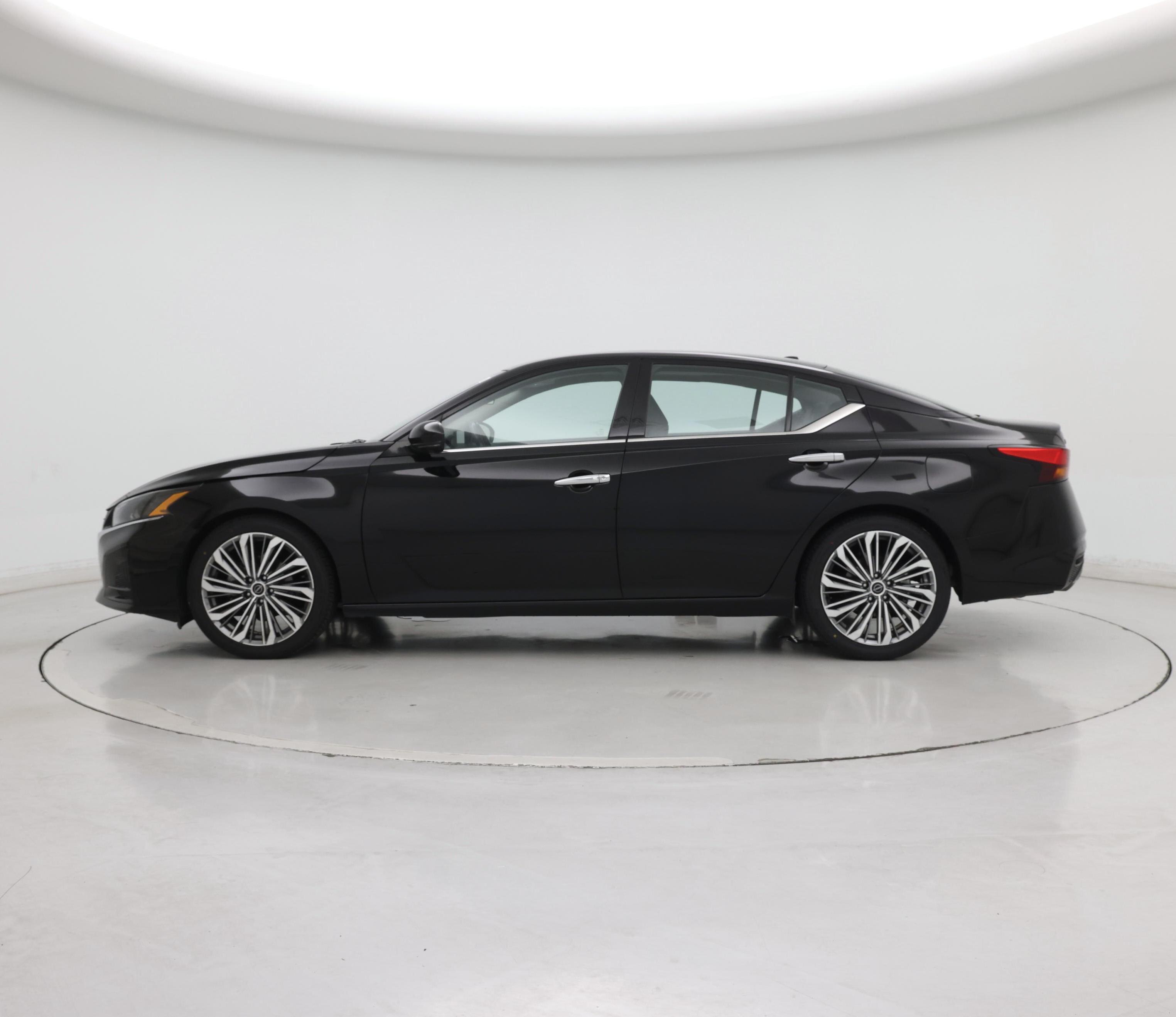 Thumbnail: 2023 Nissan Altima - 3