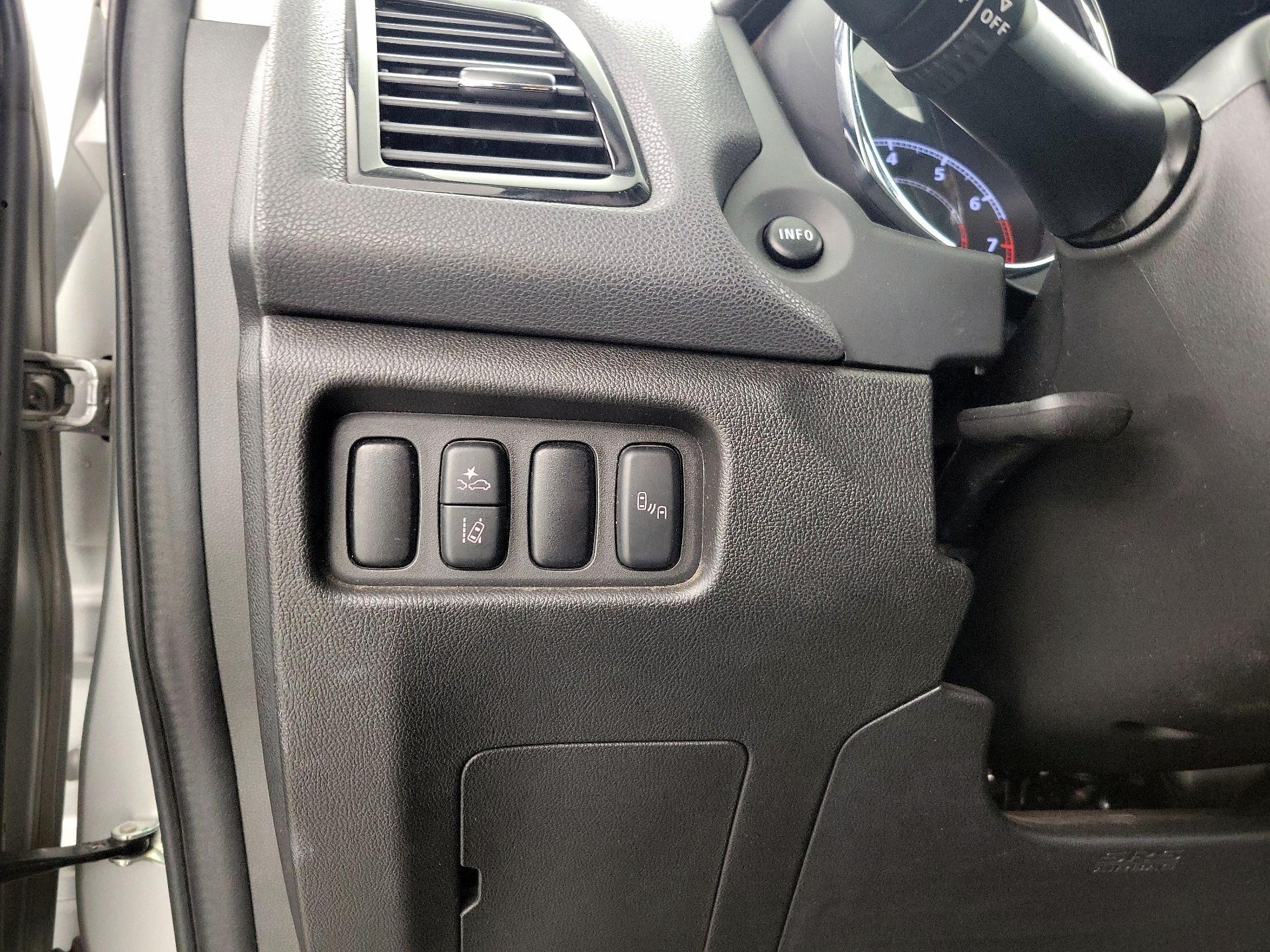 Thumbnail: 2021 Mitsubishi Outlander Sport - 13