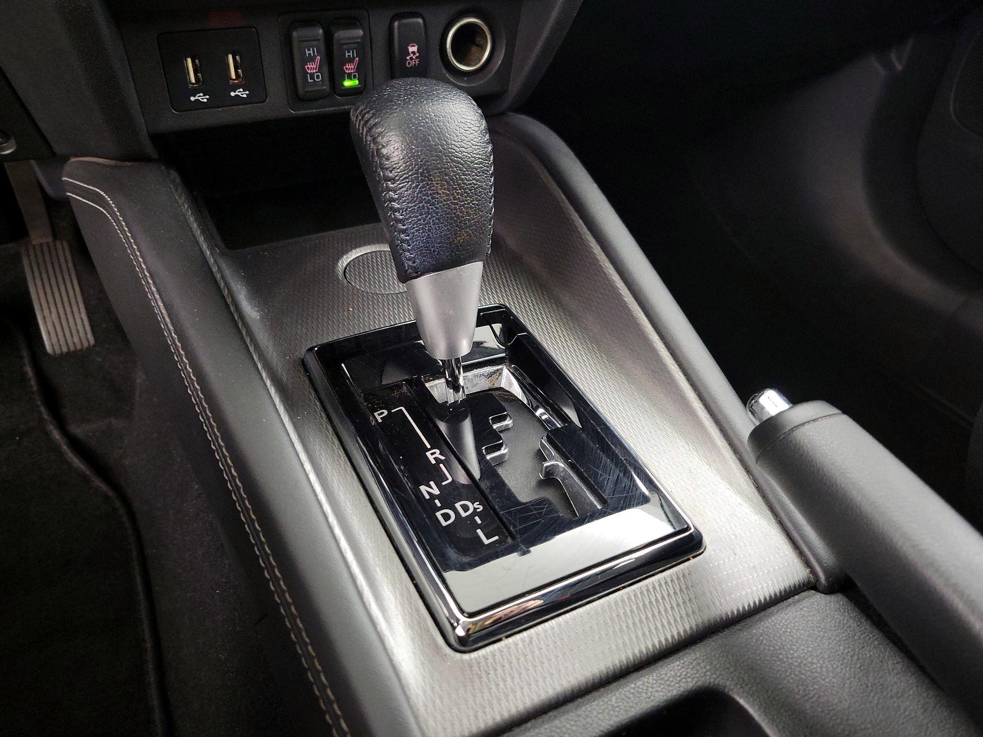 Thumbnail: 2021 Mitsubishi Outlander Sport - 17