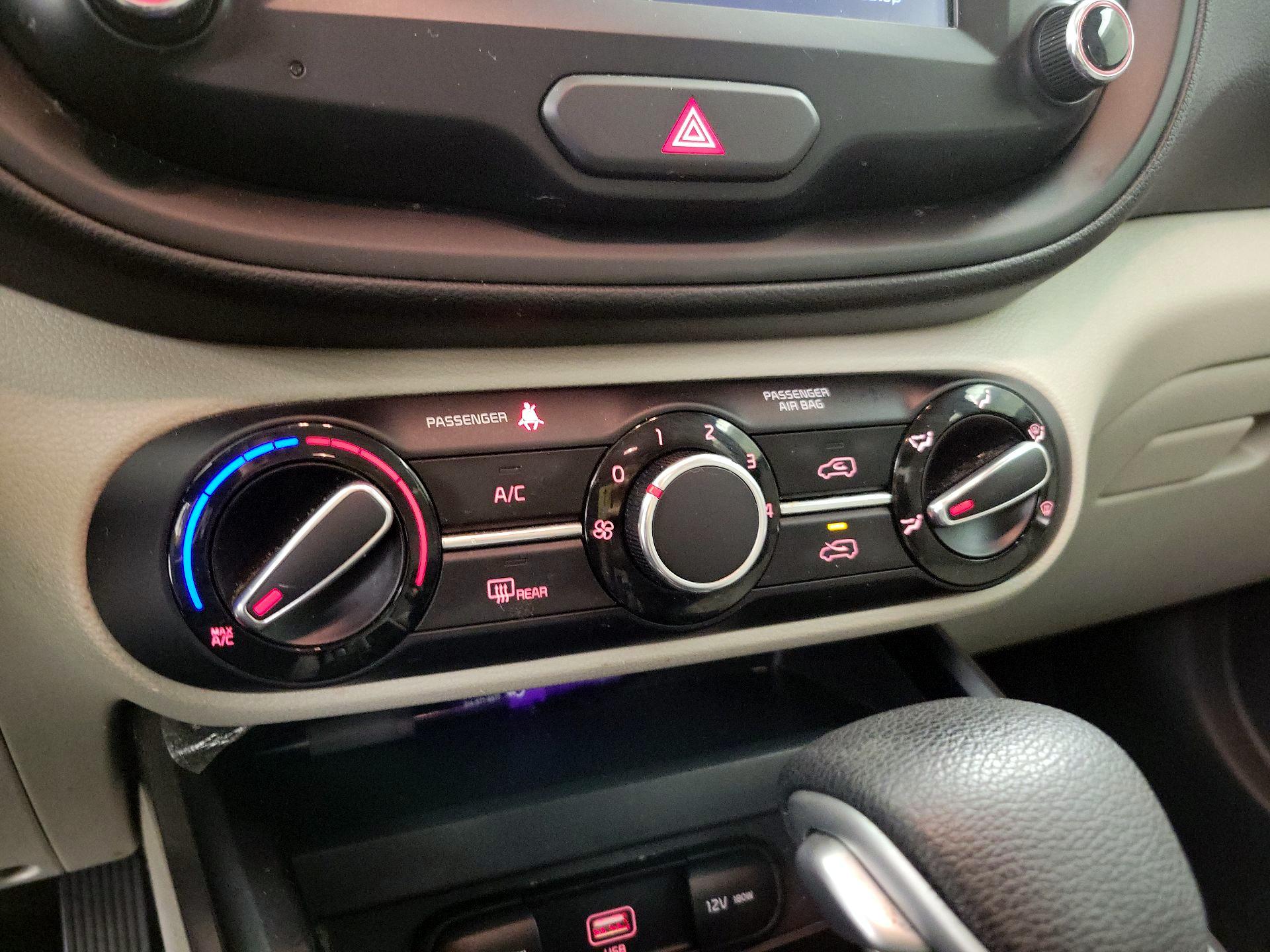 Thumbnail: 2020 Kia Soul - 16