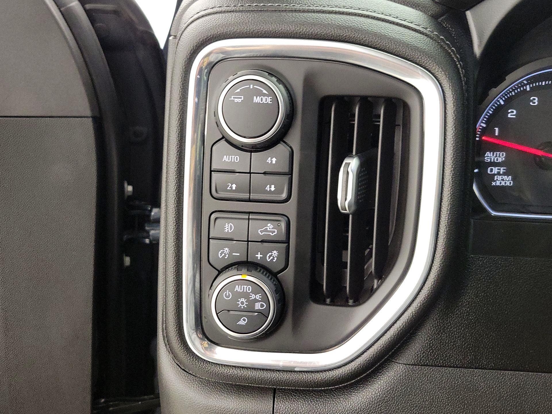 Thumbnail: 2021 Chevrolet Silverado 1500 - 13