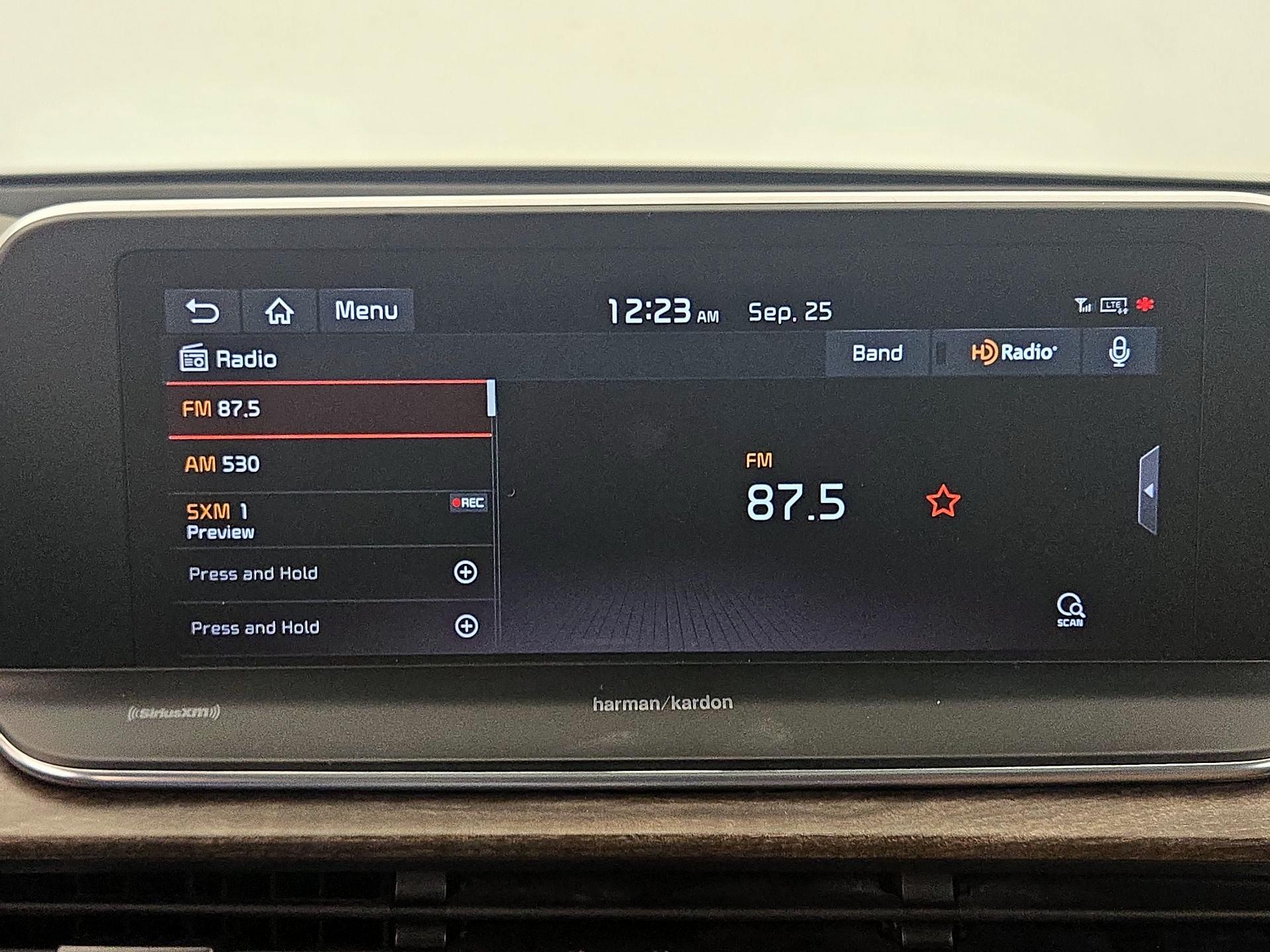 Thumbnail: 2020 Kia Telluride - 16