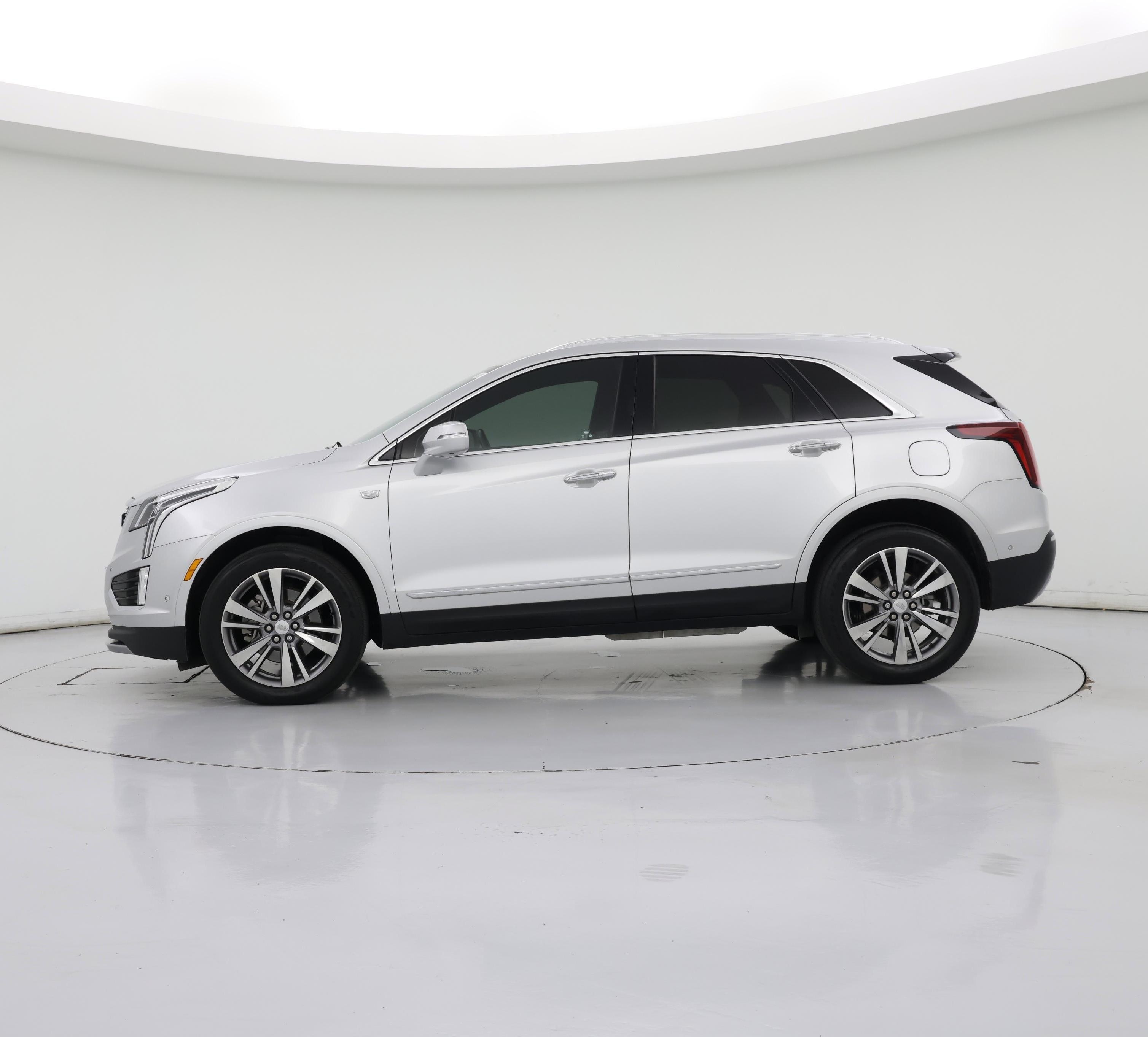 Thumbnail: 2020 Cadillac XT5 - 3