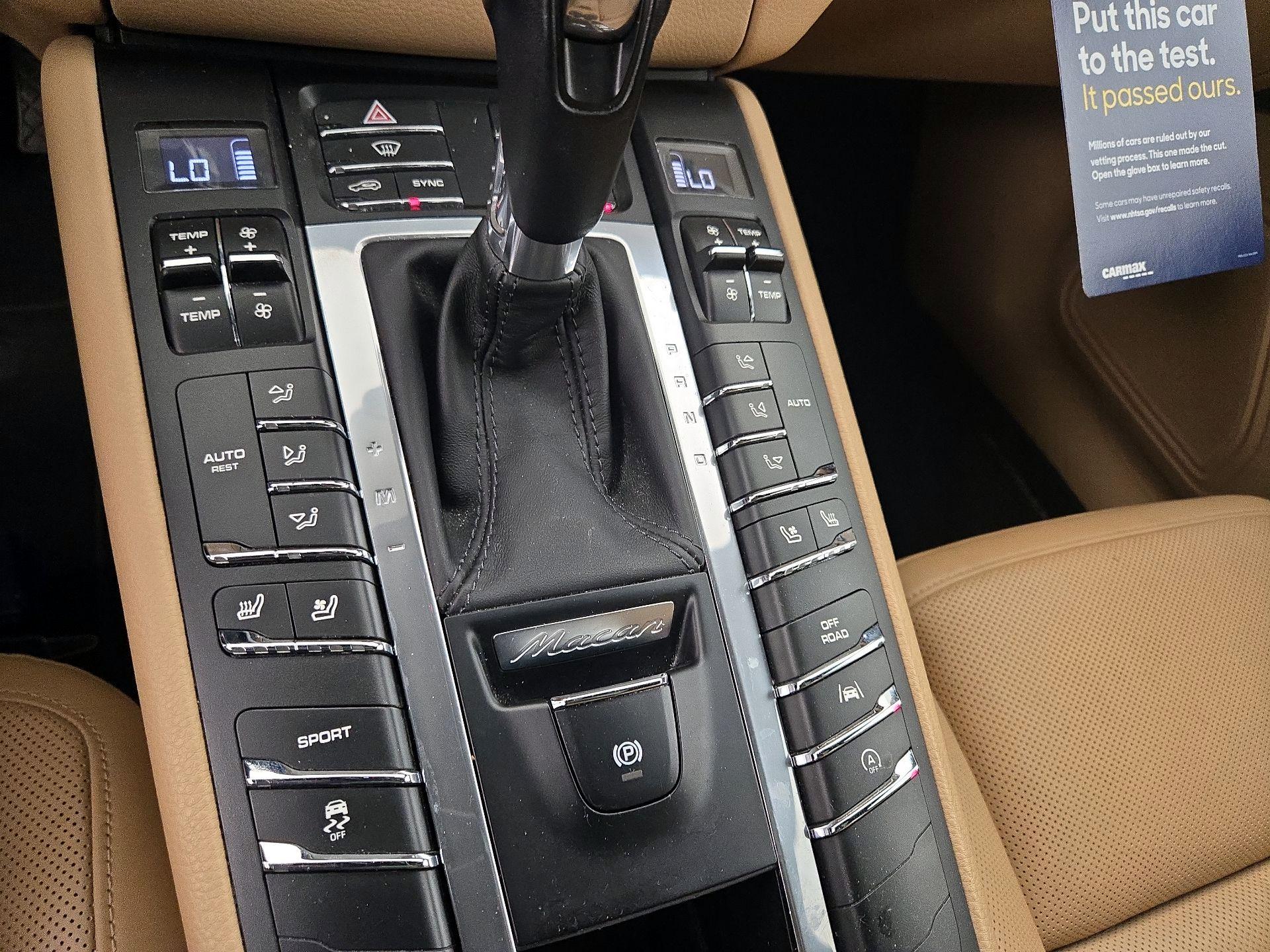 Thumbnail: 2018 Porsche Macan - 17