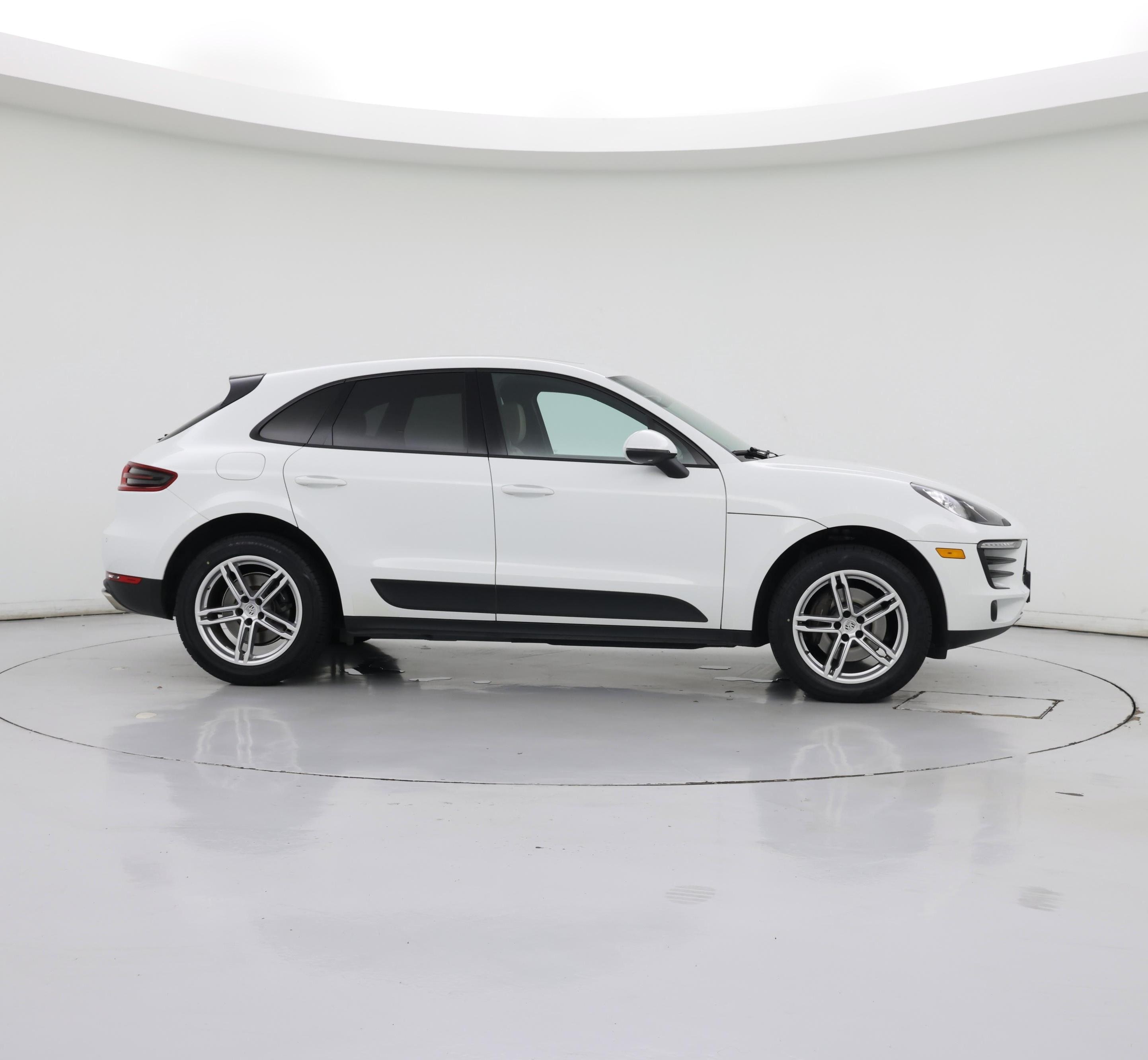 Thumbnail: 2018 Porsche Macan - 7