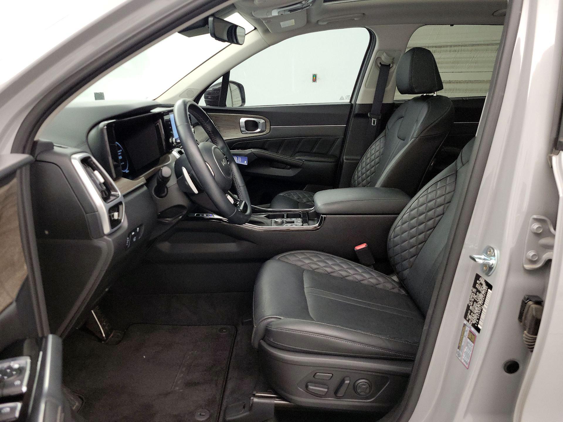 Thumbnail: 2023 Kia Sorento - 9