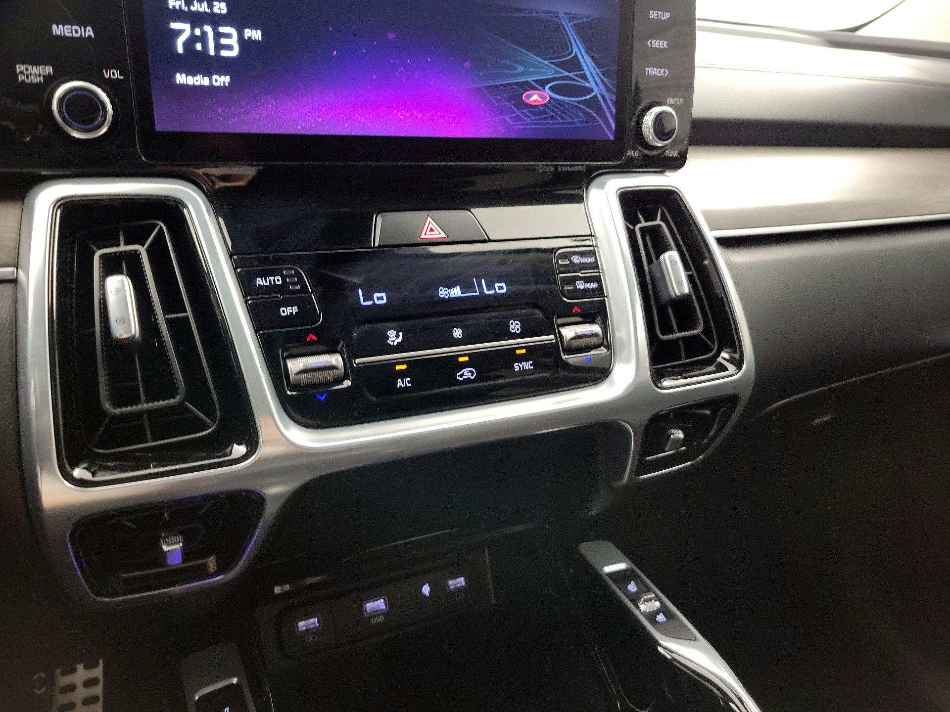 Thumbnail: 2023 Kia Sorento - 15