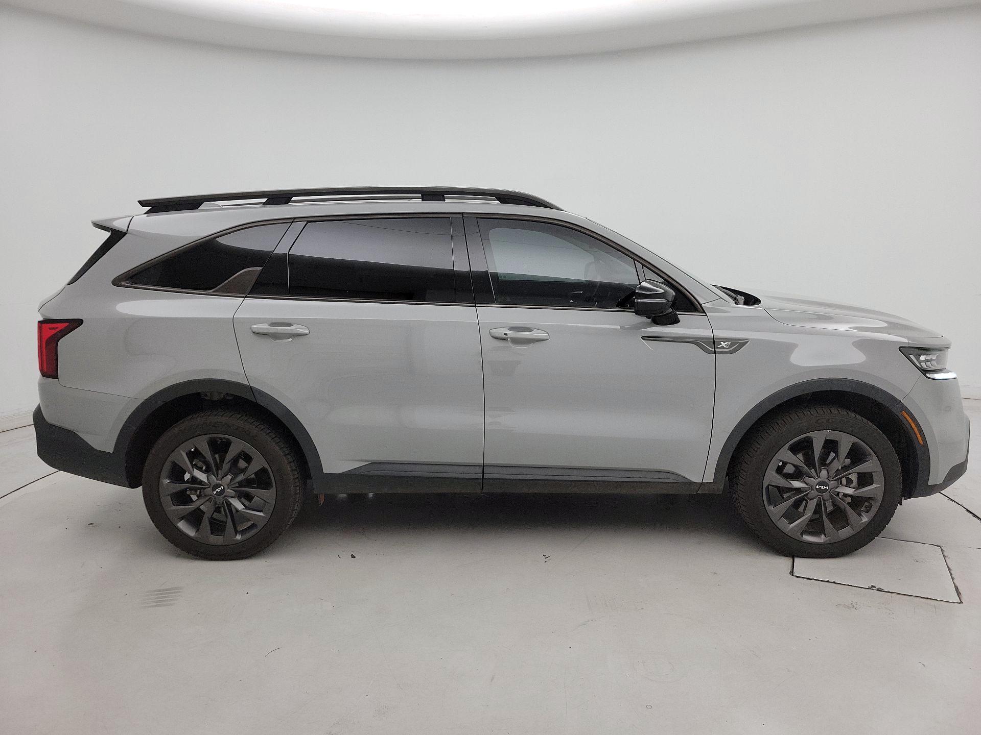 Thumbnail: 2023 Kia Sorento - 4