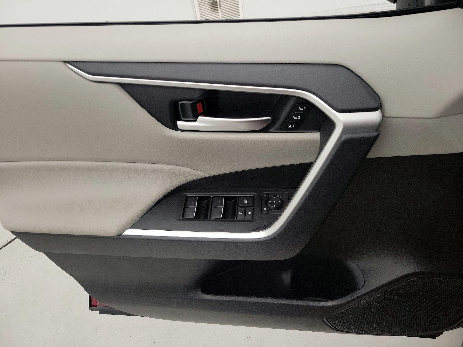 Thumbnail: 2025 Toyota RAV4 - 12