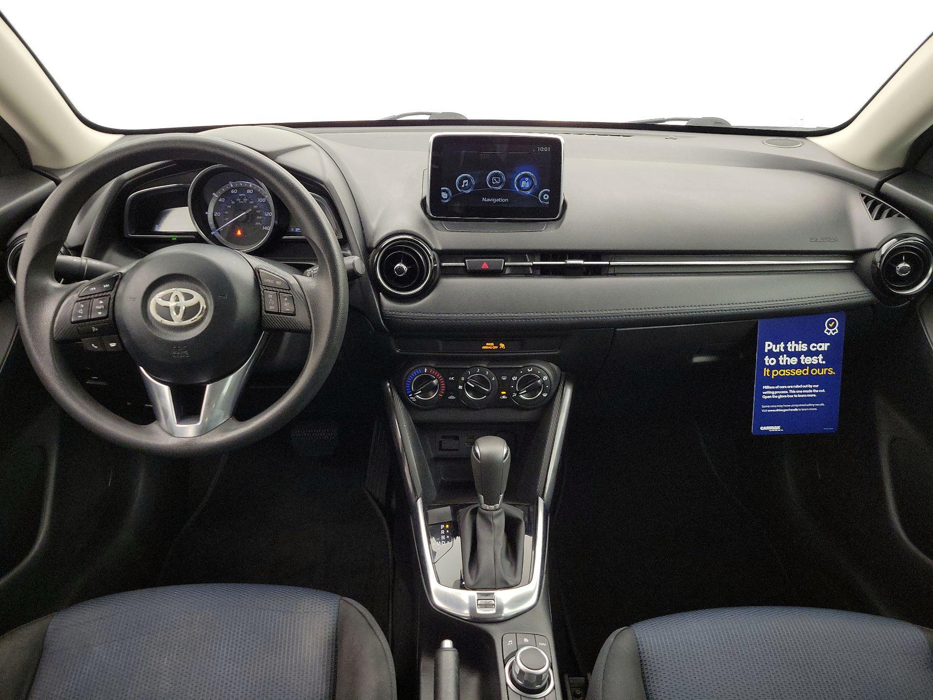 Thumbnail: 2017 Toyota Yaris iA - 9