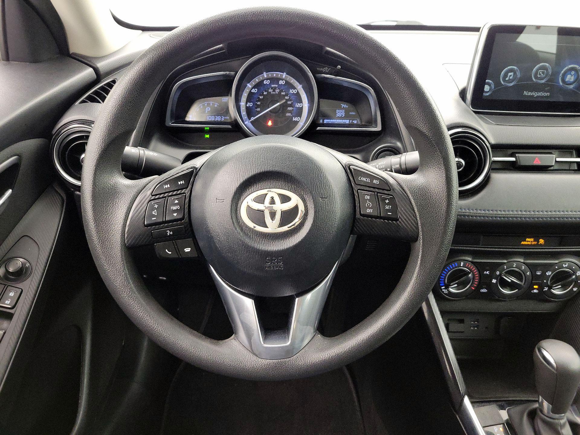 Thumbnail: 2017 Toyota Yaris iA - 10