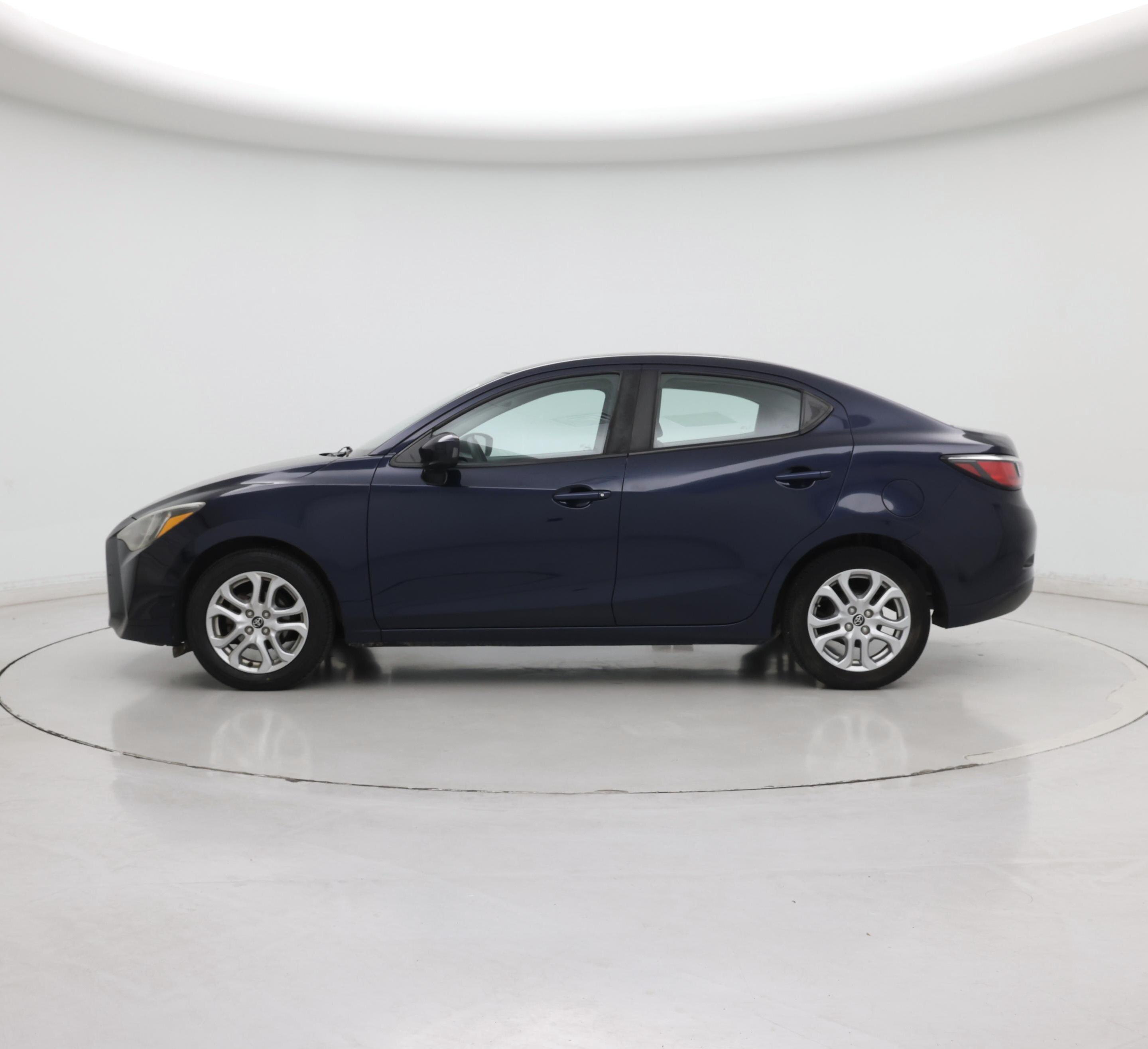 Thumbnail: 2017 Toyota Yaris iA - 3