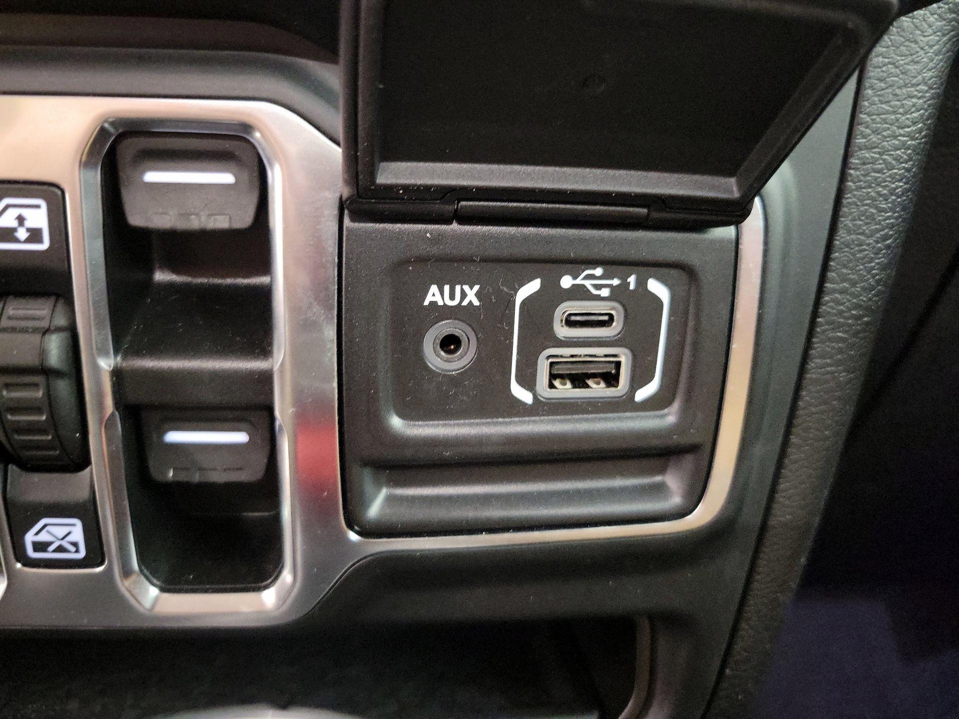 Thumbnail: 2021 Jeep Wrangler - 19