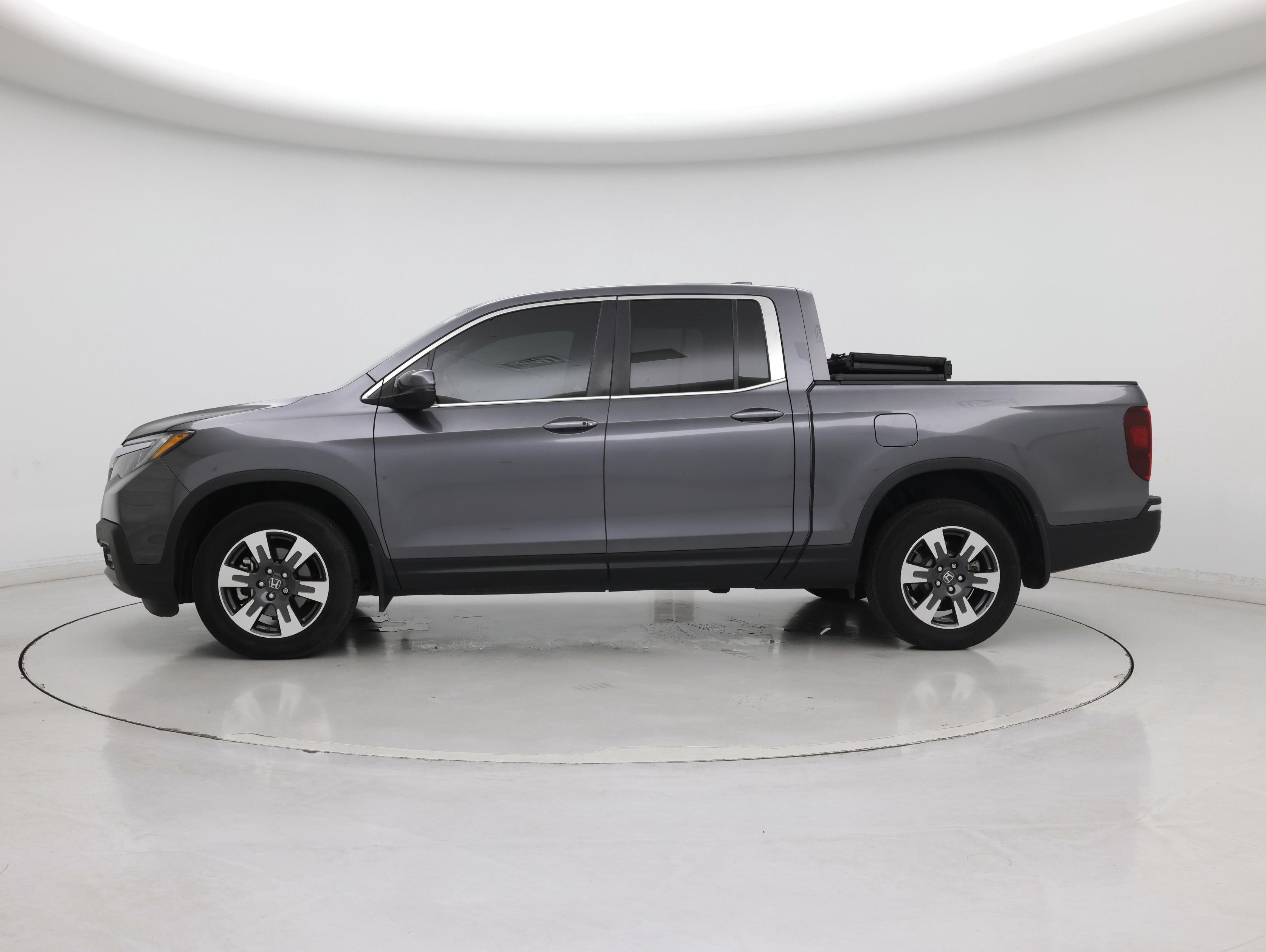Thumbnail: 2017 Honda Ridgeline - 3