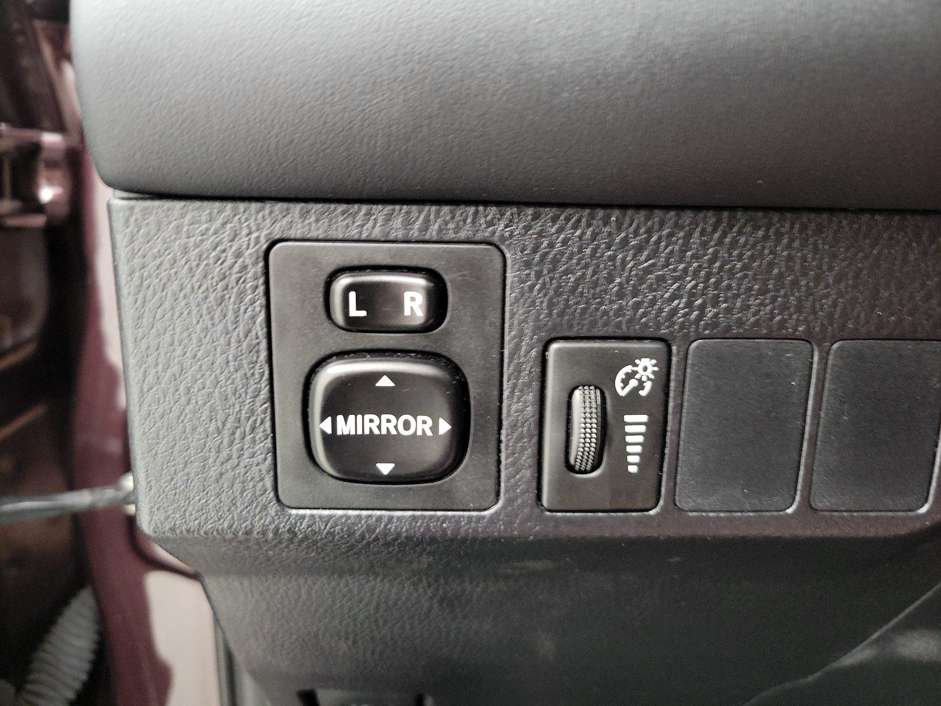 Thumbnail: 2016 Toyota RAV4 - 13