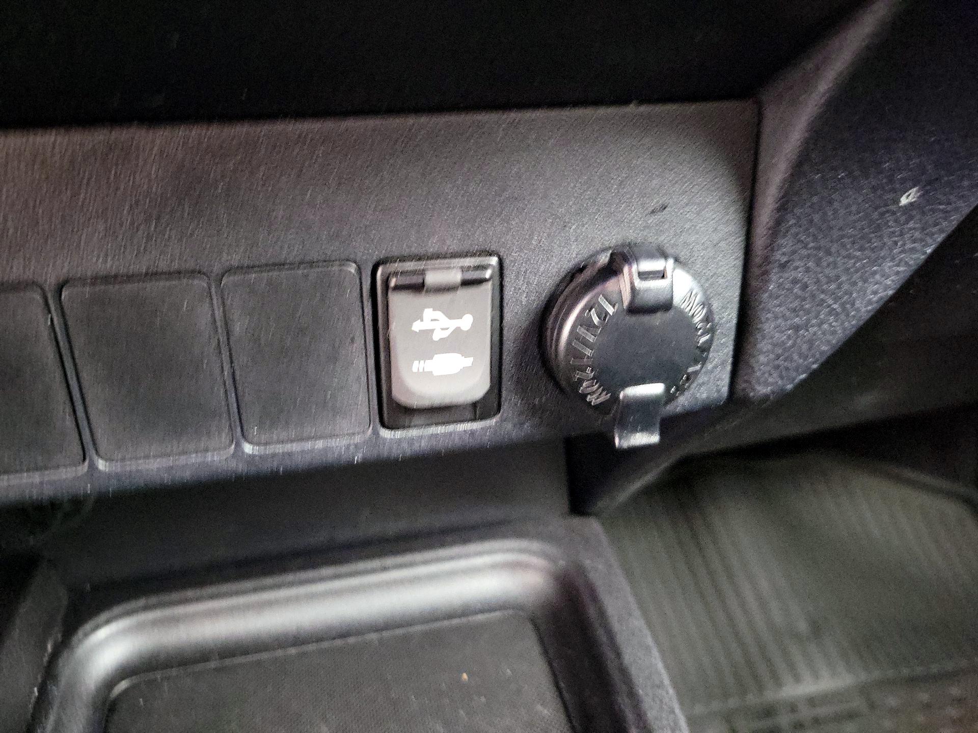 Thumbnail: 2016 Toyota RAV4 - 18