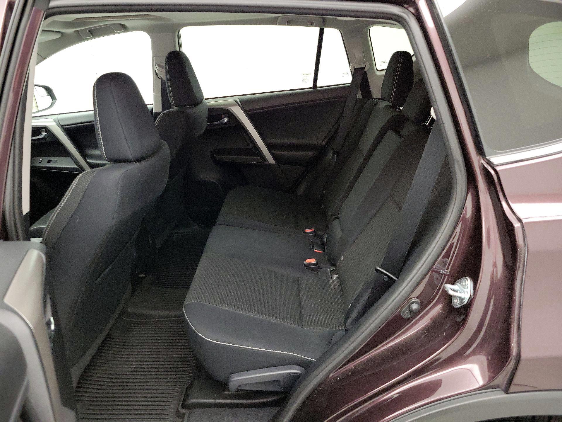 Thumbnail: 2016 Toyota RAV4 - 20