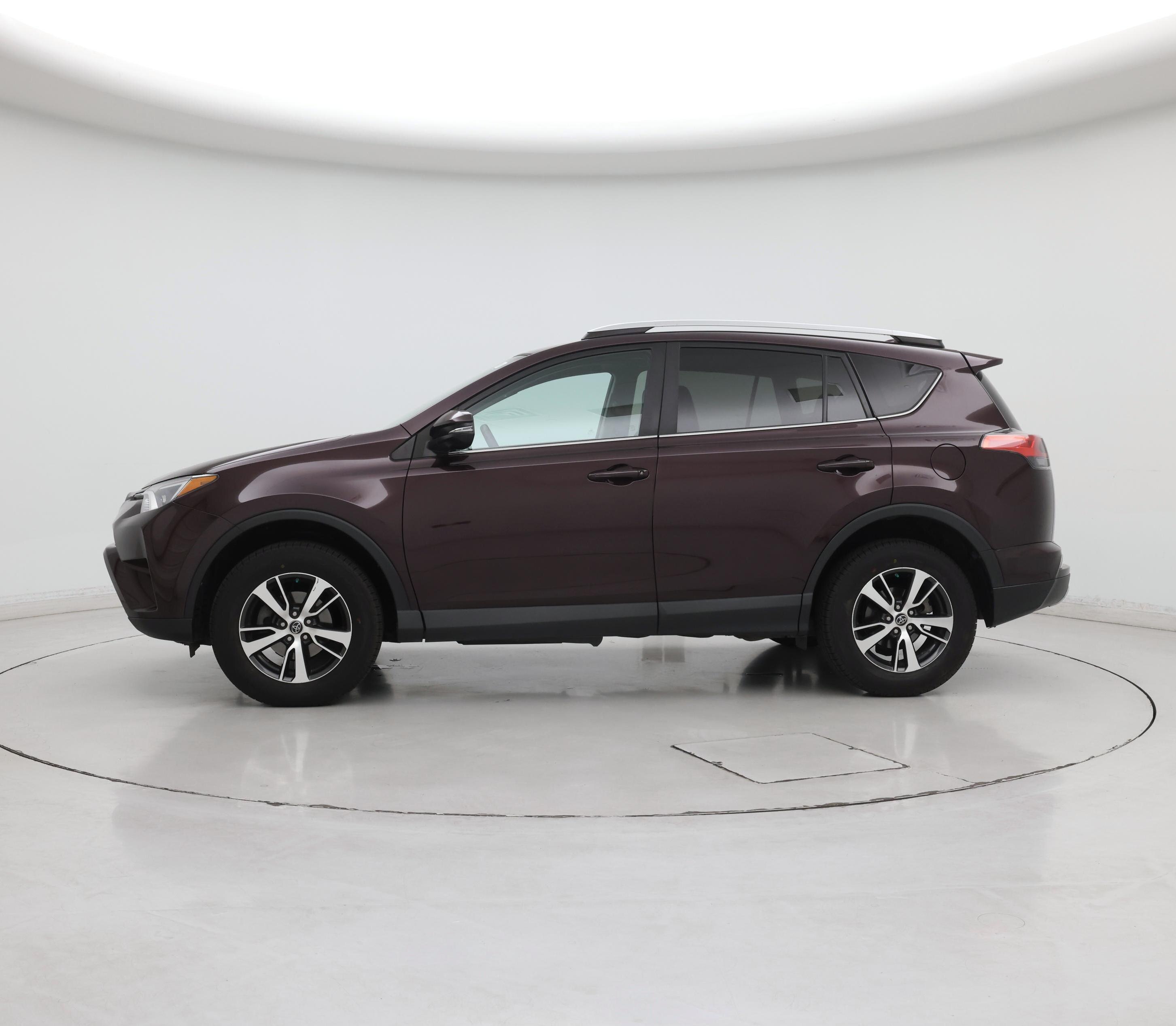 Thumbnail: 2016 Toyota RAV4 - 3