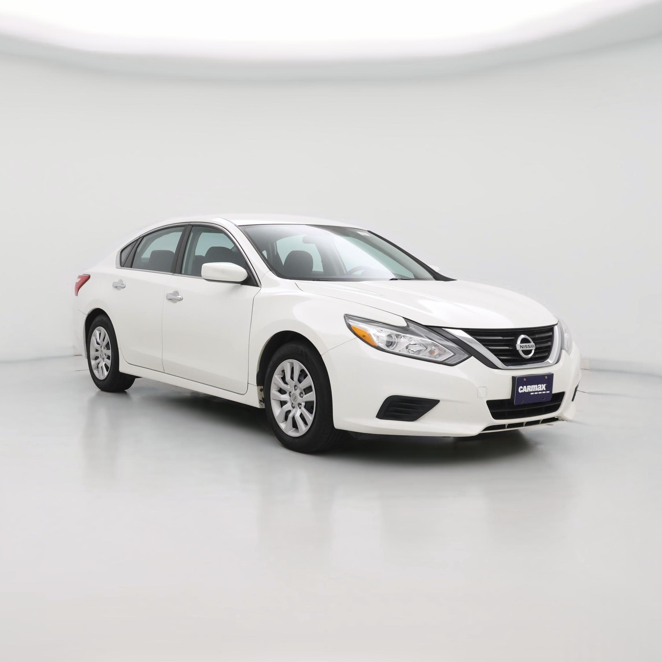 Thumbnail: 2016 Nissan Altima - 1