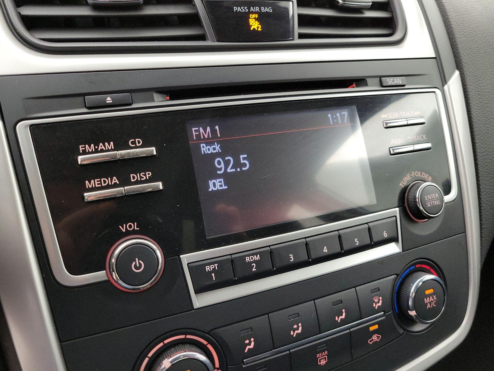 Thumbnail: 2016 Nissan Altima - 15
