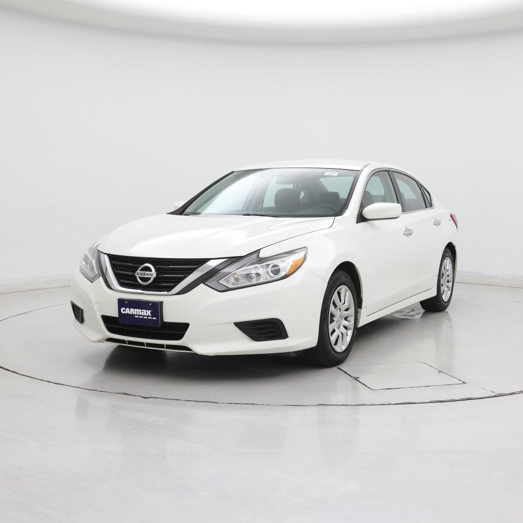 Thumbnail: 2016 Nissan Altima - 4
