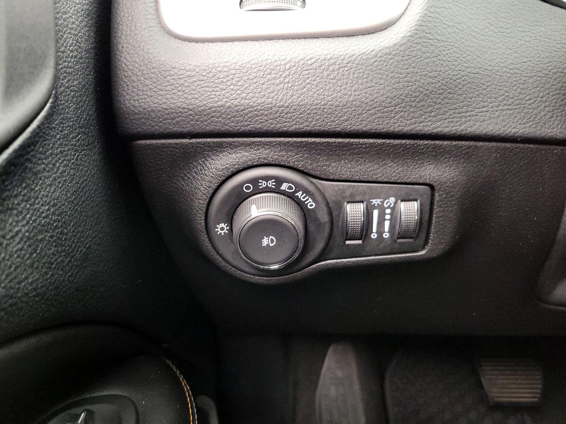 Thumbnail: 2019 Jeep Compass - 13