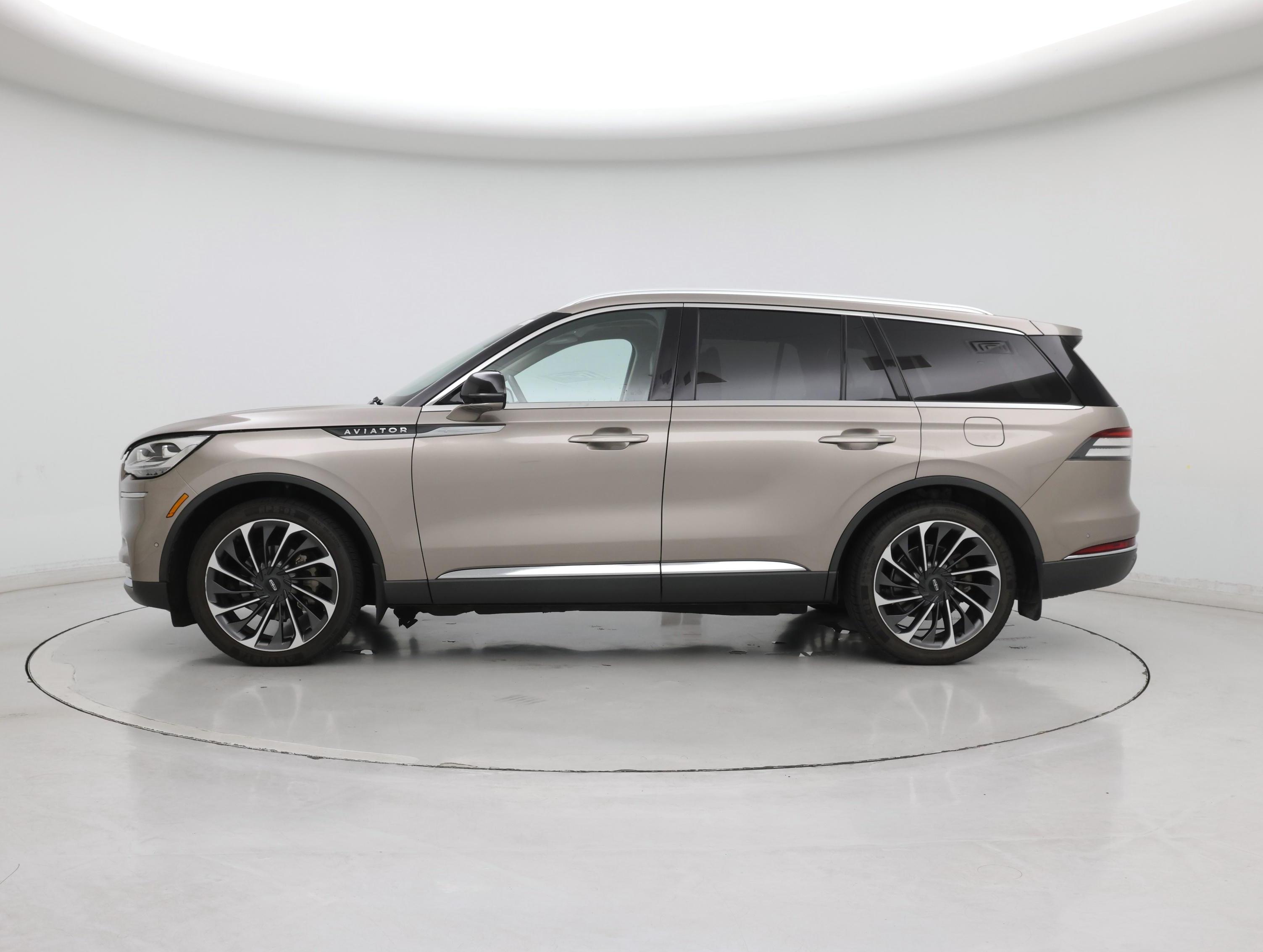 Thumbnail: 2020 Lincoln Aviator - 3