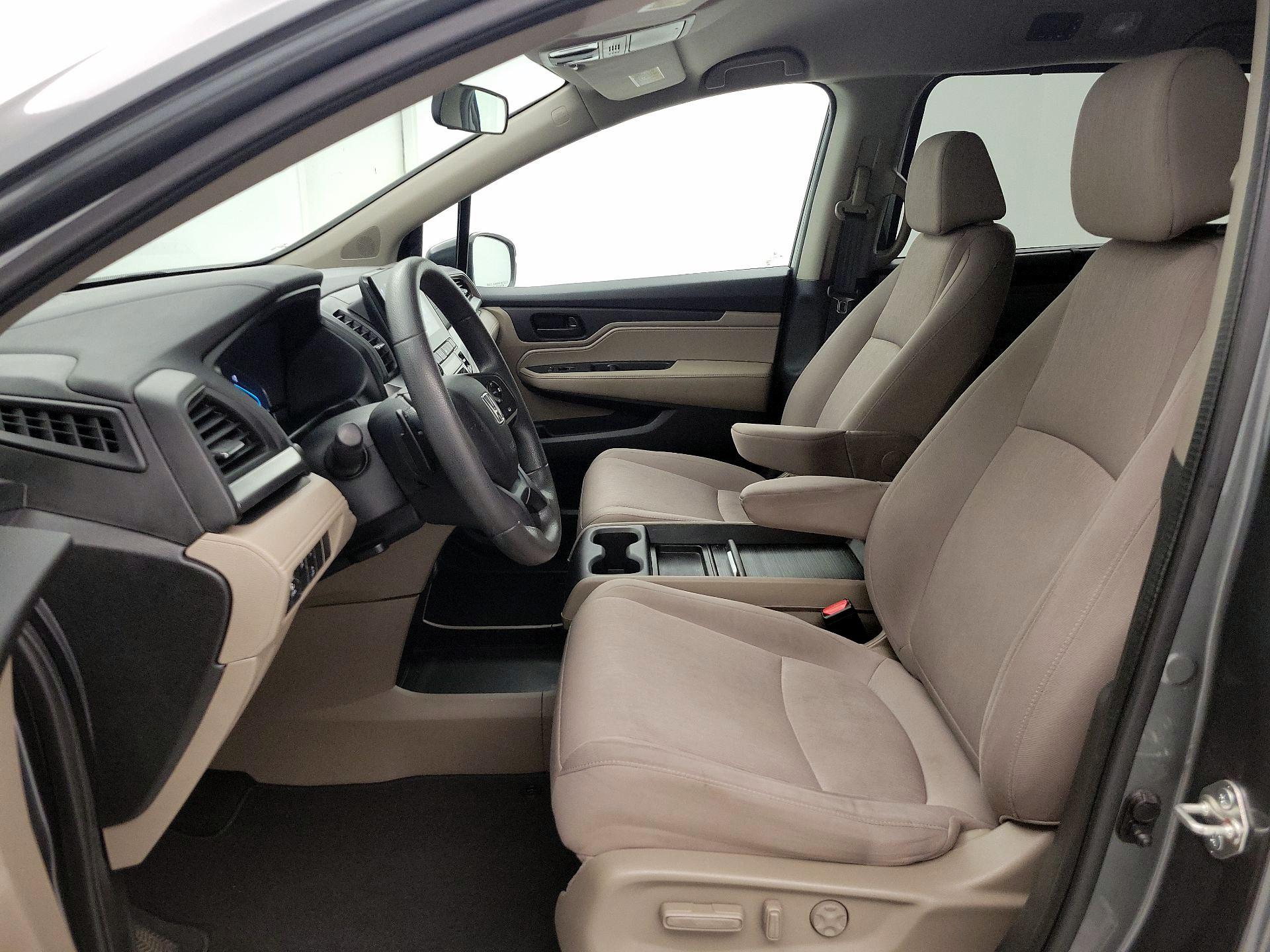Thumbnail: 2018 Honda Odyssey - 11