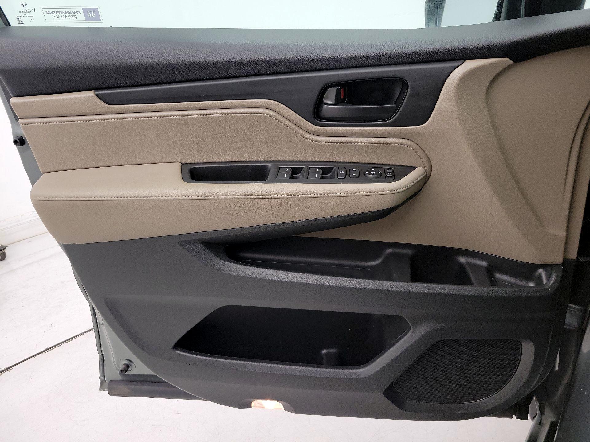 Thumbnail: 2018 Honda Odyssey - 12