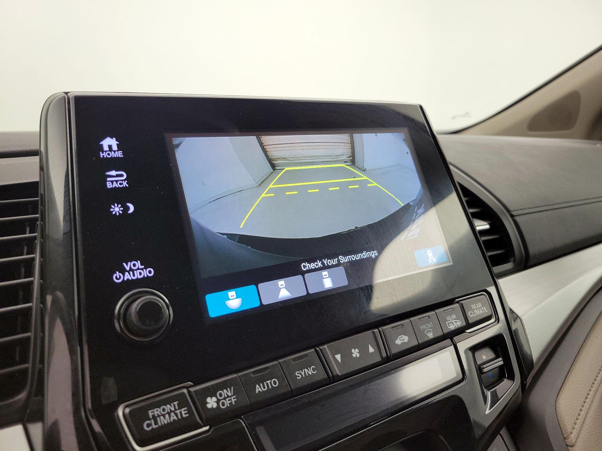Thumbnail: 2018 Honda Odyssey - 14