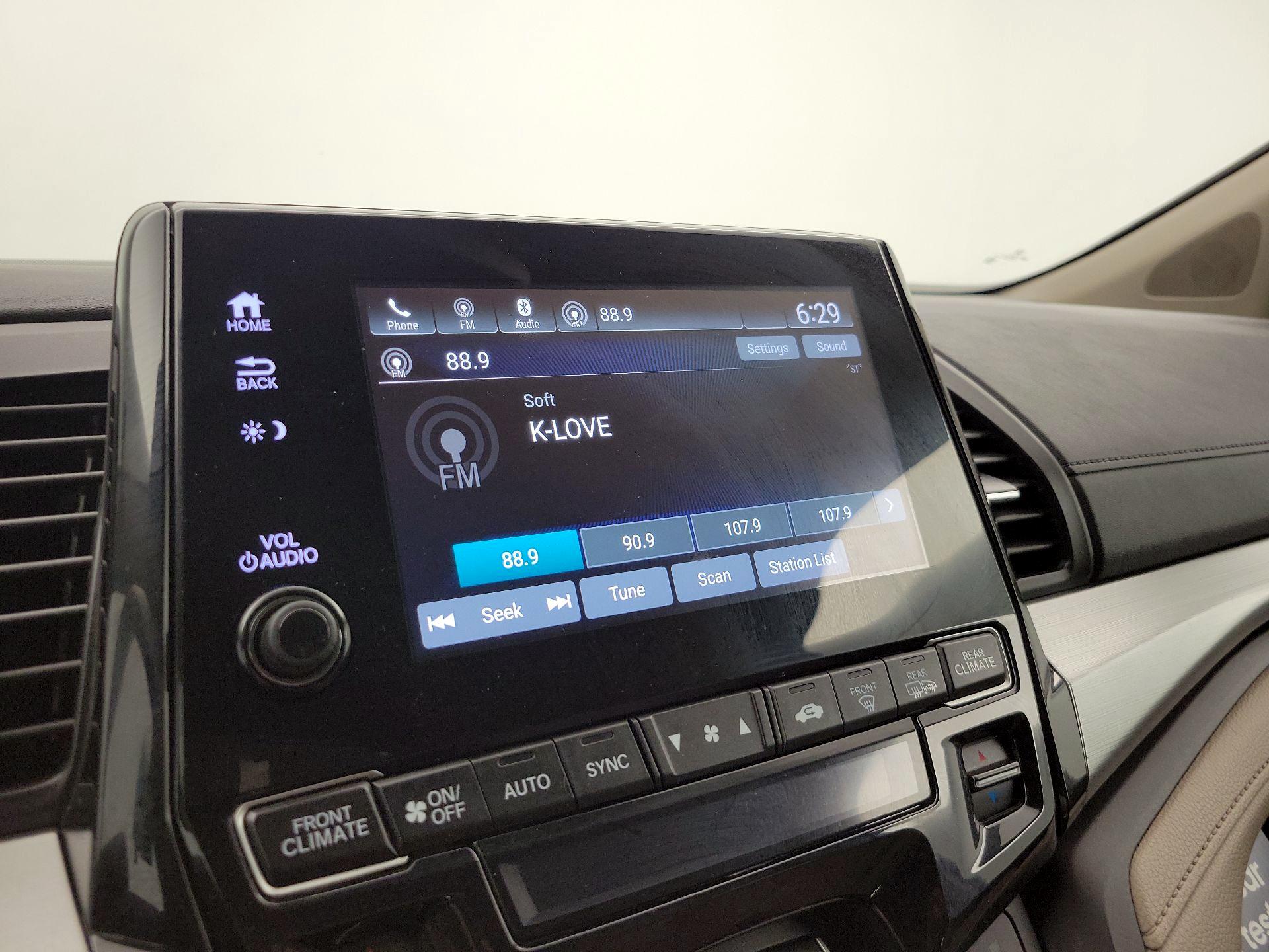 Thumbnail: 2018 Honda Odyssey - 15