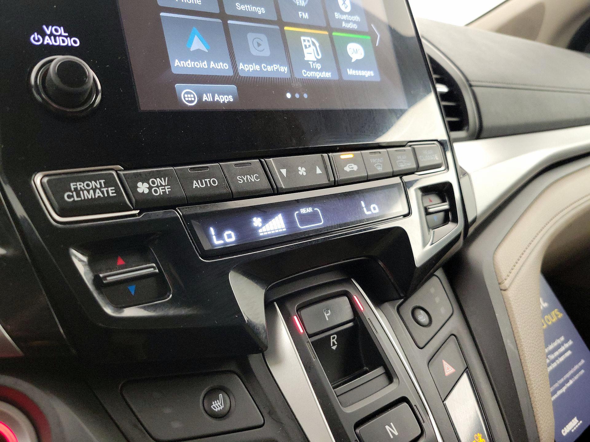 Thumbnail: 2018 Honda Odyssey - 16