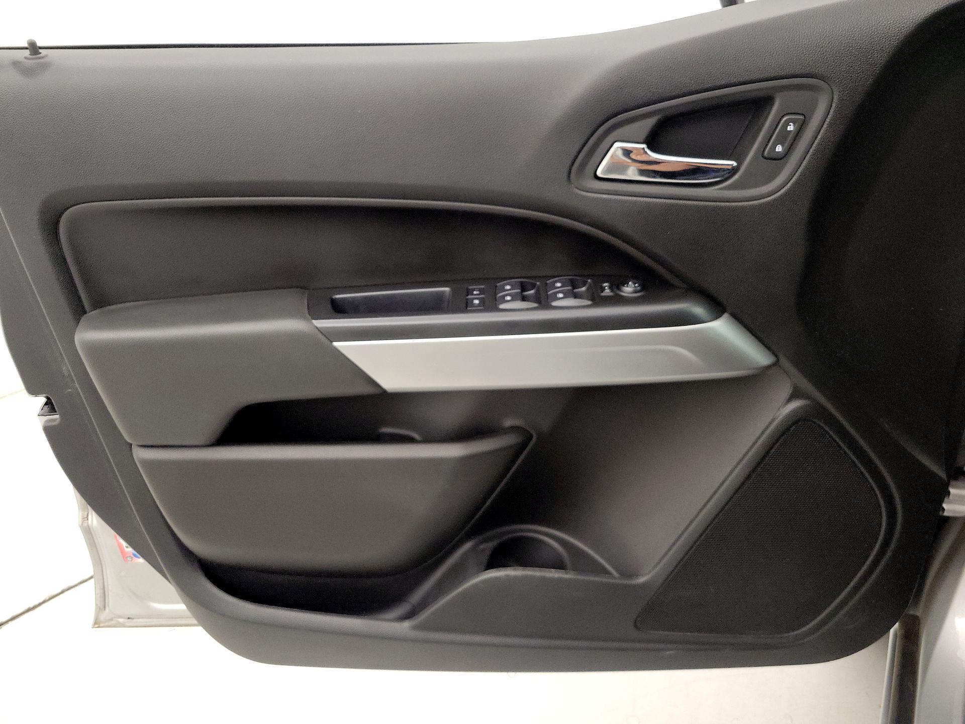 Thumbnail: 2019 Chevrolet Colorado - 10