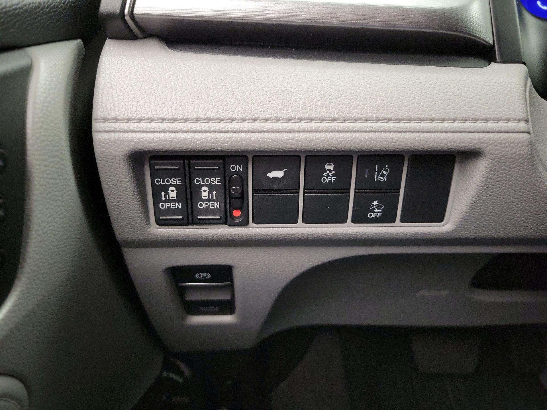 Thumbnail: 2019 Honda Odyssey - 13