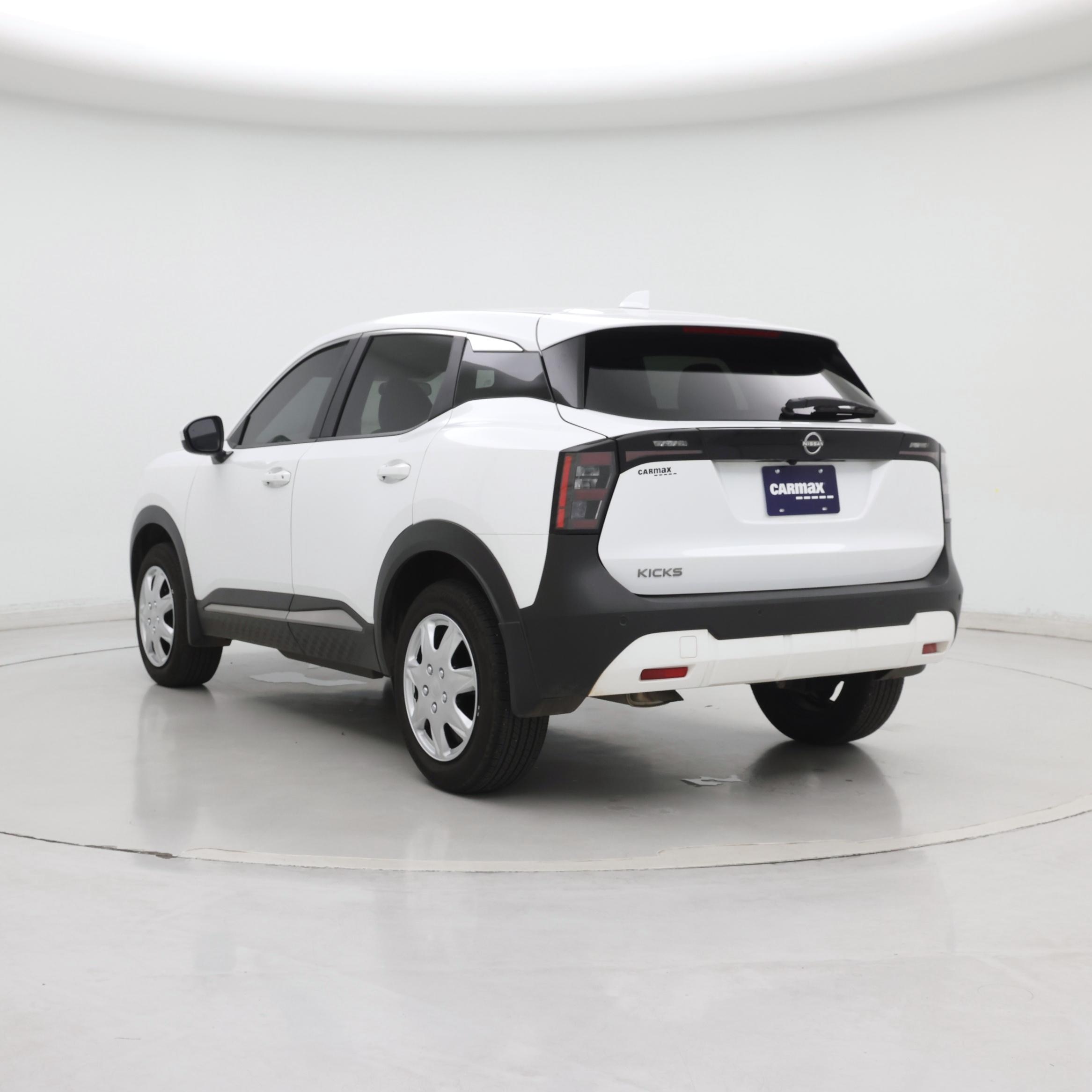 Thumbnail: 2025 Nissan Kicks - 2
