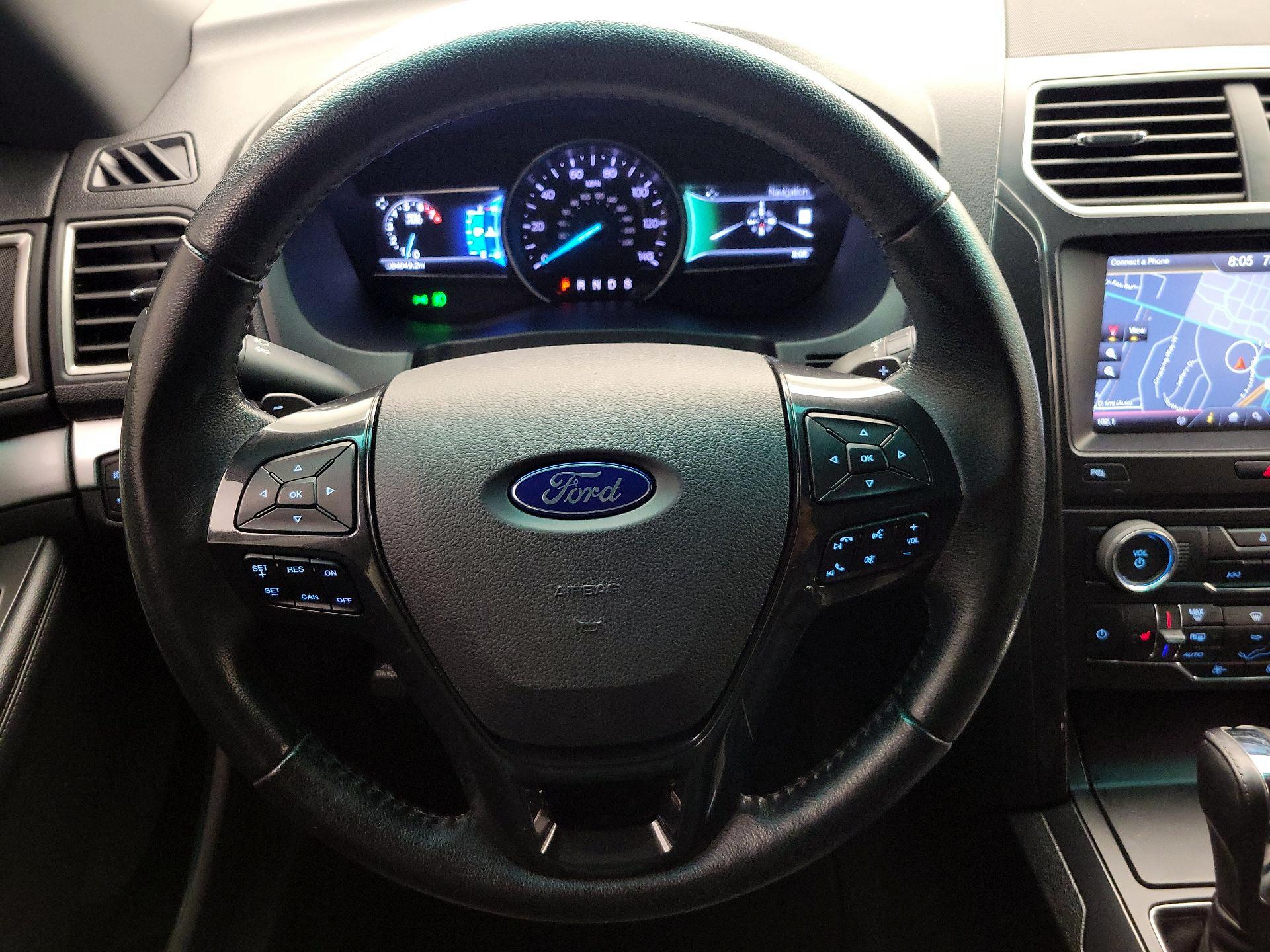 Thumbnail: 2016 Ford Explorer - 10
