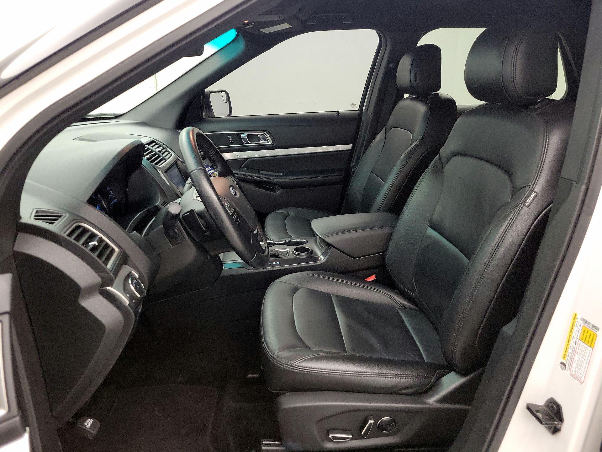 Thumbnail: 2016 Ford Explorer - 11