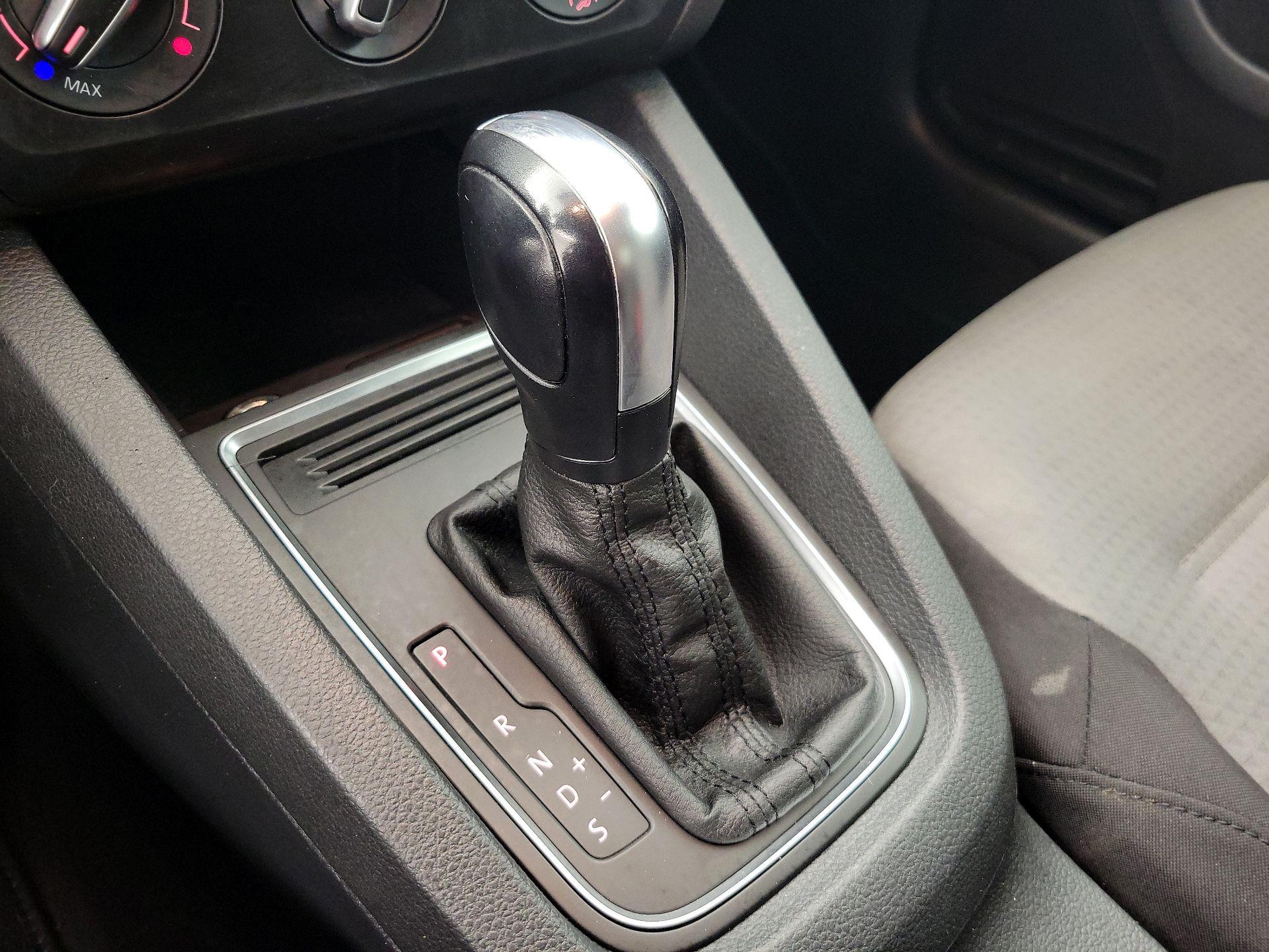 Thumbnail: 2017 Volkswagen Jetta - 17