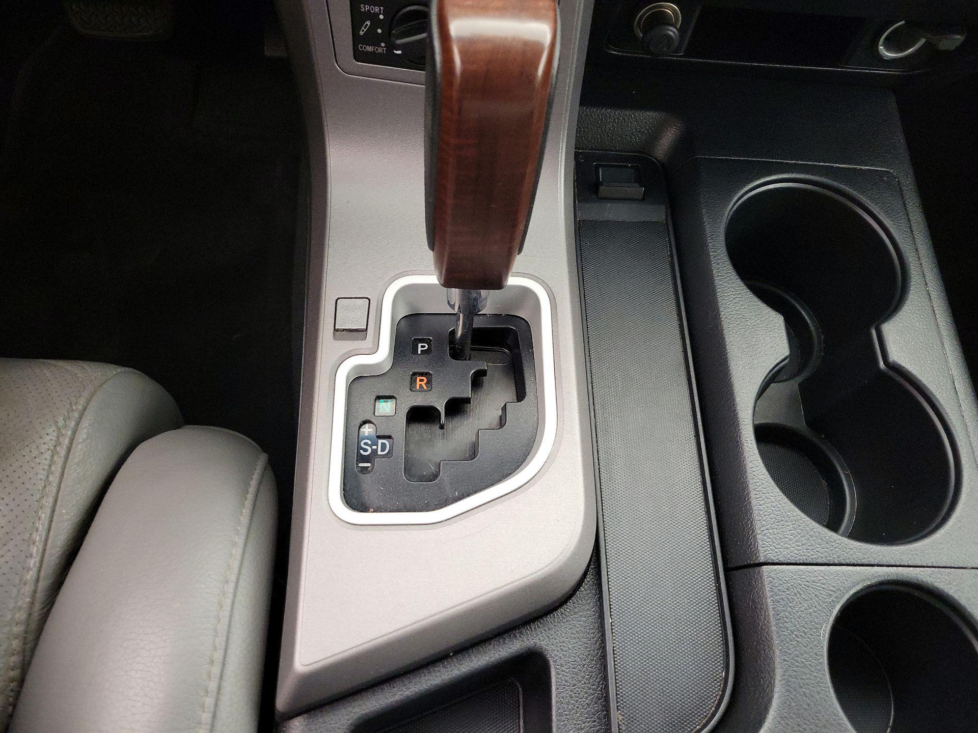 Thumbnail: 2013 Toyota Sequoia - 18