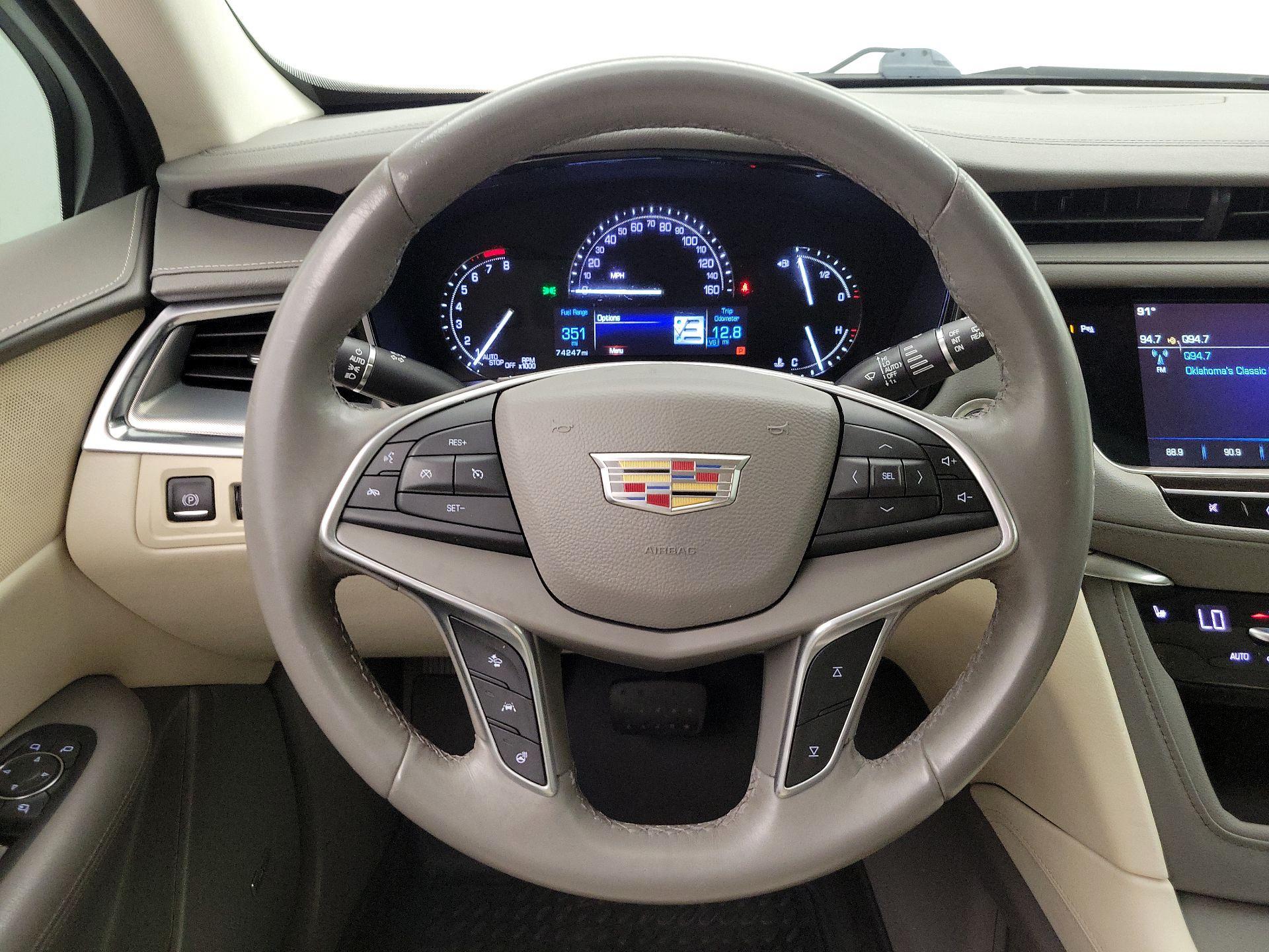 Thumbnail: 2017 Cadillac XT5 - 10
